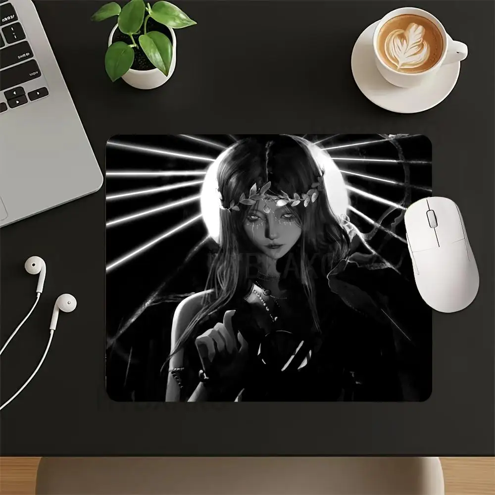 HYBXAXC Black White Halo Girl Mouse Pad Small Gaming Desk Mat Gothic Rubber Mousepad Computer Keyboard Wireless Boy Girl Gift
HYBXAXC Black White Halo Girl Mouse Pad Small Gaming Desk Mat Gothic Rubber Mousepad Computer Keyboard Wireless Boy Girl Gift