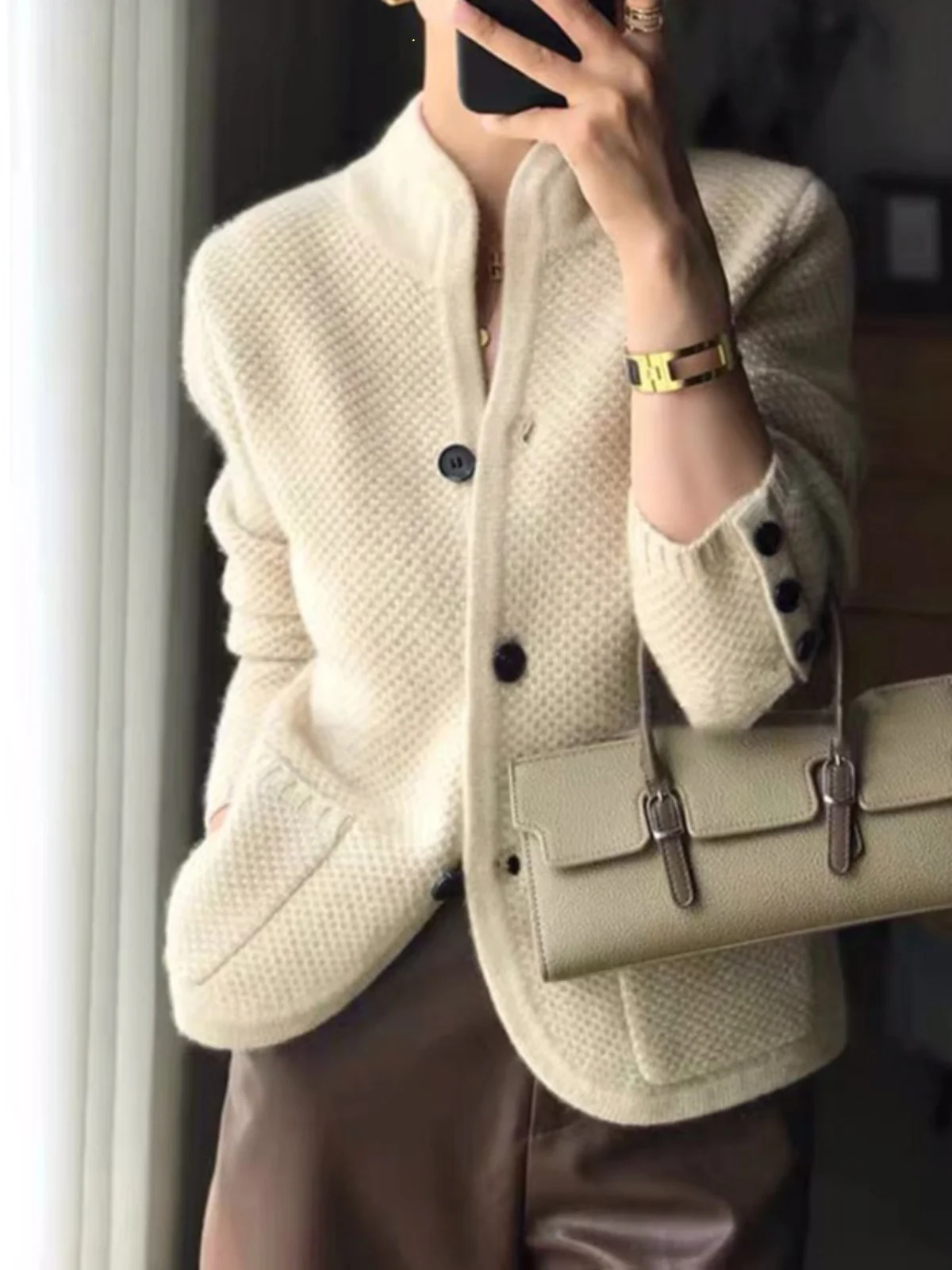 High-End Women's Knitted Open Cardigan Coat Thiened Loose Stand Collar Long Sve Commute Sle Korean Version Single Button
High-End Women's Knitted Open Cardigan Coat Thiened Loose Stand Collar Long Sve Commute Sle Korean Version Single Button