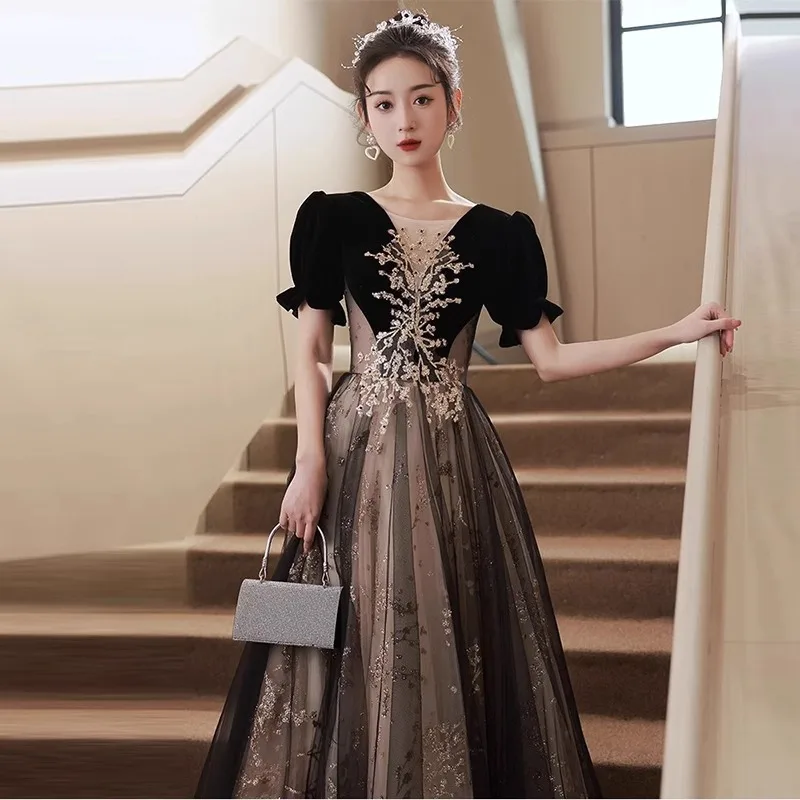 Banquet Evening Dress 2025 Hepburn Annual Meeting Temperament Black V-neck Short-sleeved A-line Skirt Formal Dress Women Elegant
Banquet Evening Dress 2025 Hepburn Annual Meeting Temperament Black V-neck Short-sleeved A-line Skirt Formal Dress Women Elegant