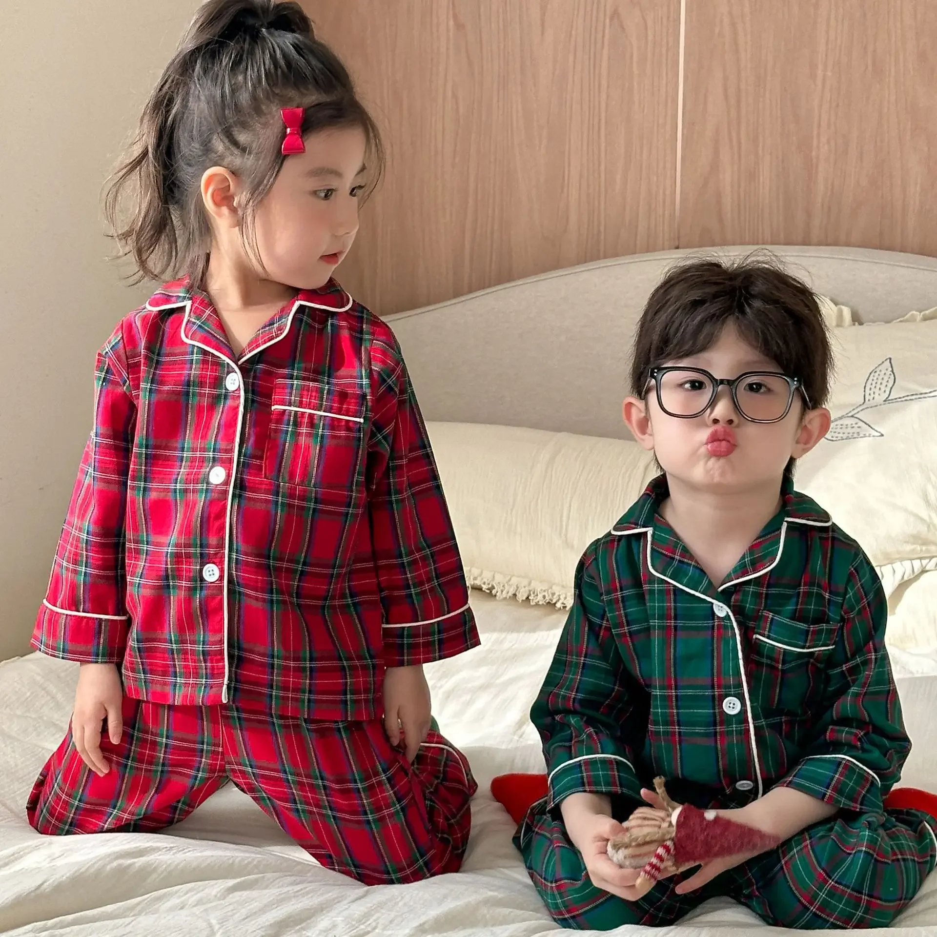 Baby Girls Boys Christmas Pajamas Sets Kids Grid Tops+Pant Underwear Suit Sleep Wear 2025 Autumn Winter Children's Clothing
Baby Girls Boys Christmas Pajamas Sets Kids Grid Tops+Pant Underwear Suit Sleep Wear 2025 Autumn Winter Children's Clothing