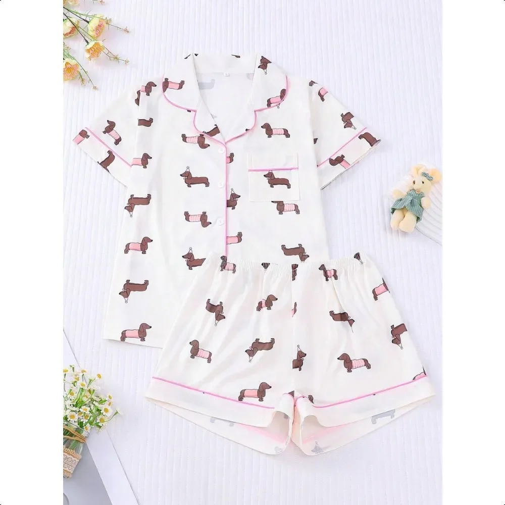 Cute Dachshund Print 2Pcs Pajama Set, Collar Top & Elastic Shorts, Women All Season Loungewear
Cute Dachshund Print 2Pcs Pajama Set, Collar Top & Elastic Shorts, Women All Season Loungewear