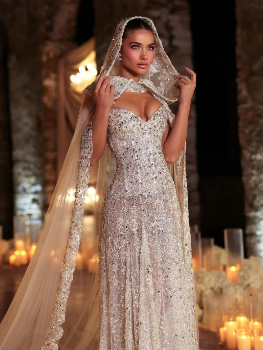 Dazzling Crystal Beaded Wedding Dress Romantic Sweetheart Embellished Cape Sheer Bridal Gown Vestidos De Novia With a cap
Dazzling Crystal Beaded Wedding Dress Romantic Sweetheart Embellished Cape Sheer Bridal Gown Vestidos De Novia With a cap