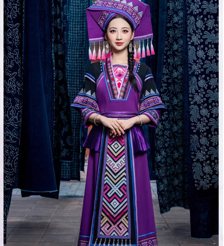 Chinese Zhuang Women's Ethnic Costume Dance Performance Embroidered Long Skirt Costumes
Chinese Zhuang Women's Ethnic Costume Dance Performance Embroidered Long Skirt Costumes