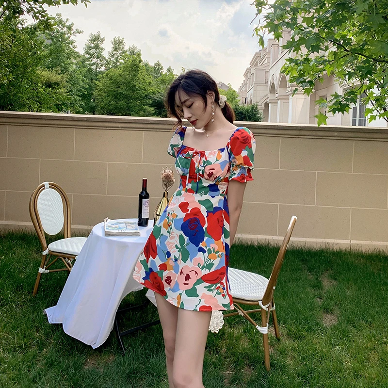 Square-neck dress for women2020Summer new one-shoulder French Hepburn-style elegant puff-sleeve dress
Square-neck dress for women2020Summer new one-shoulder French Hepburn-style elegant puff-sleeve dress