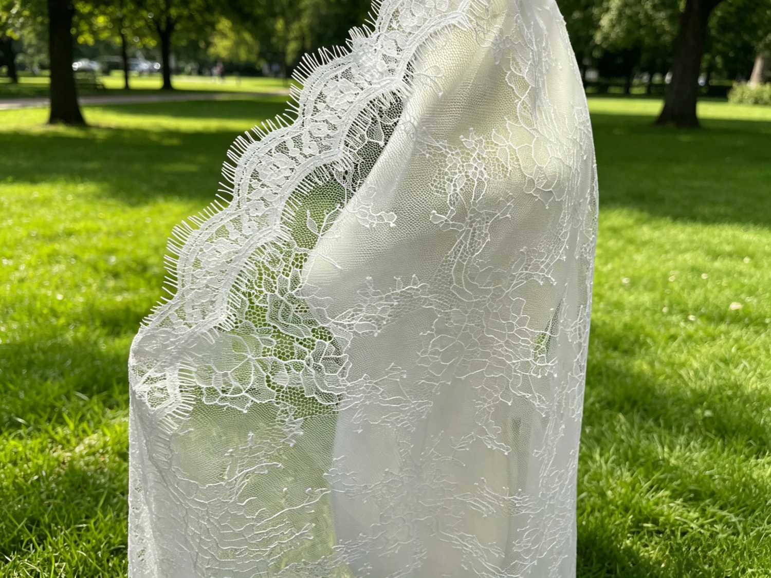 White Ivory Eyelash Lace Edge Wedding Veil with Comb Cathedral Bridal Veil One Layer Wedding Dress Accesories Custom Length
White Ivory Eyelash Lace Edge Wedding Veil with Comb Cathedral Bridal Veil One Layer Wedding Dress Accesories Custom Length