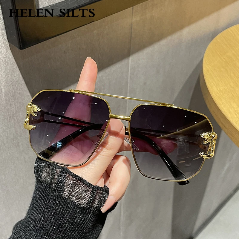 Fashion Vintage Metal Square Sunglasses Women For Men 2025 Luxury Brand Designer Sun Glasses Trending Sexy Lady Shades UV400
Fashion Vintage Metal Square Sunglasses Women For Men 2025 Luxury Brand Designer Sun Glasses Trending Sexy Lady Shades UV400