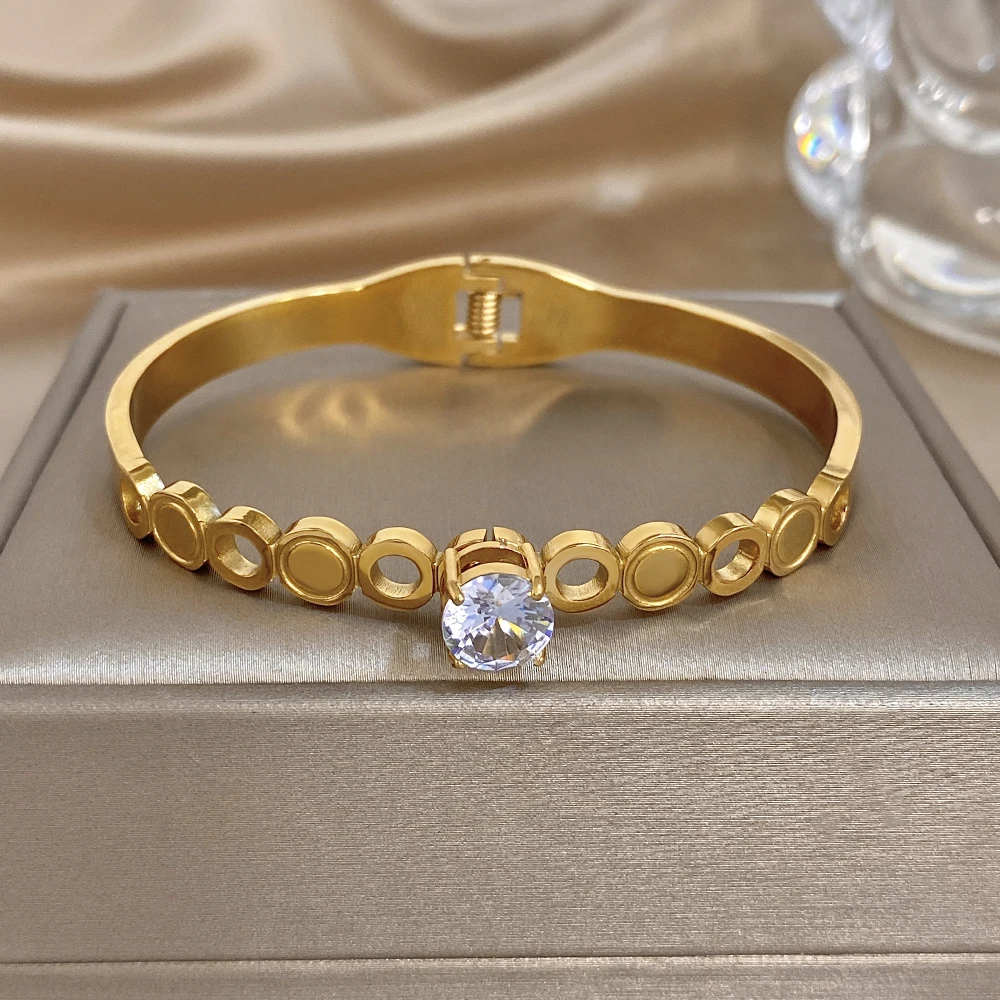 DODOHAO Classic Hollow Circular Spliced Stainless Steel Bracelet for Women Rhinestone Waterproof Spring Bangle Jewelry Gift New
DODOHAO Classic Hollow Circular Spliced Stainless Steel Bracelet for Women Rhinestone Waterproof Spring Bangle Jewelry Gift New