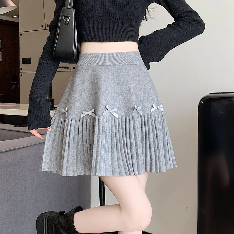 Korean Style Bow Black White A-line Knitted Skirt Autumn High Waisted Loose Pleated Skirt Simple Fashion Solid Color Short Skirt
Korean Style Bow Black White A-line Knitted Skirt Autumn High Waisted Loose Pleated Skirt Simple Fashion Solid Color Short Skirt