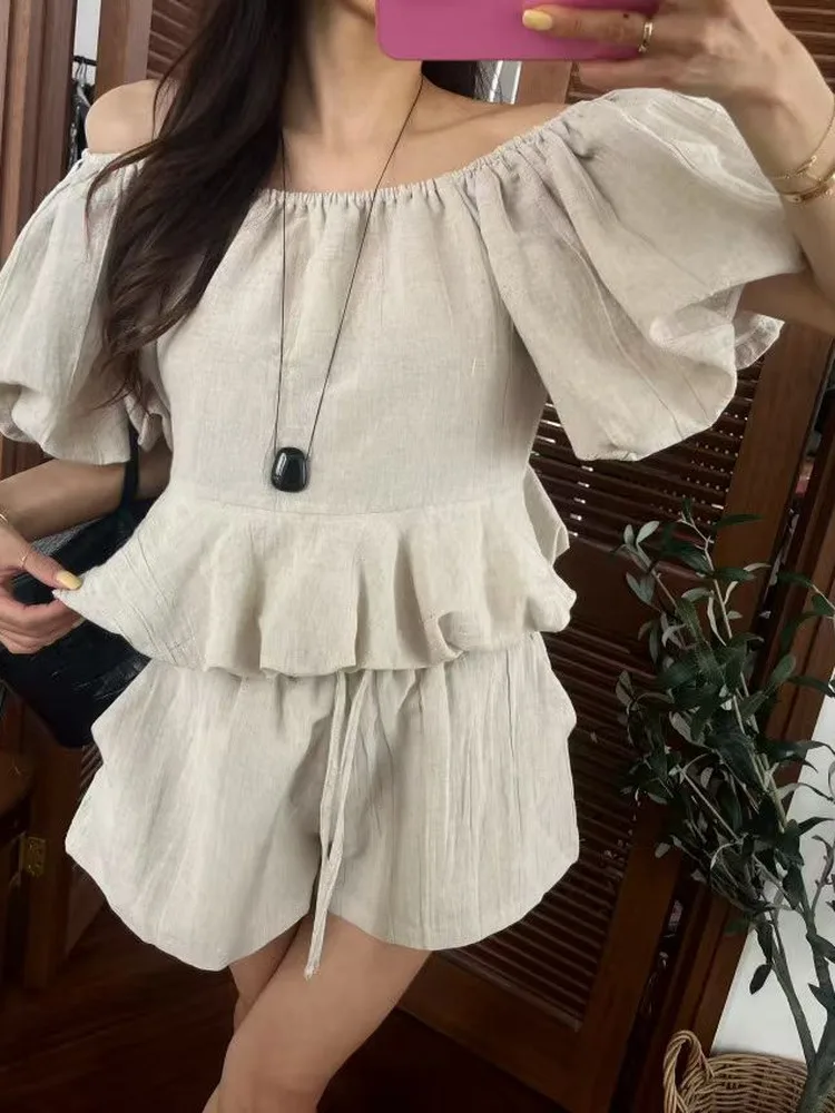 Fashionable Summer High Waist Short Pants Set Women's Bubble Sleeve Short Top And Skirt Two Piece Set Shoulder Bared Hemline
Fashionable Summer High Waist Short Pants Set Women's Bubble Sleeve Short Top And Skirt Two Piece Set Shoulder Bared Hemline
