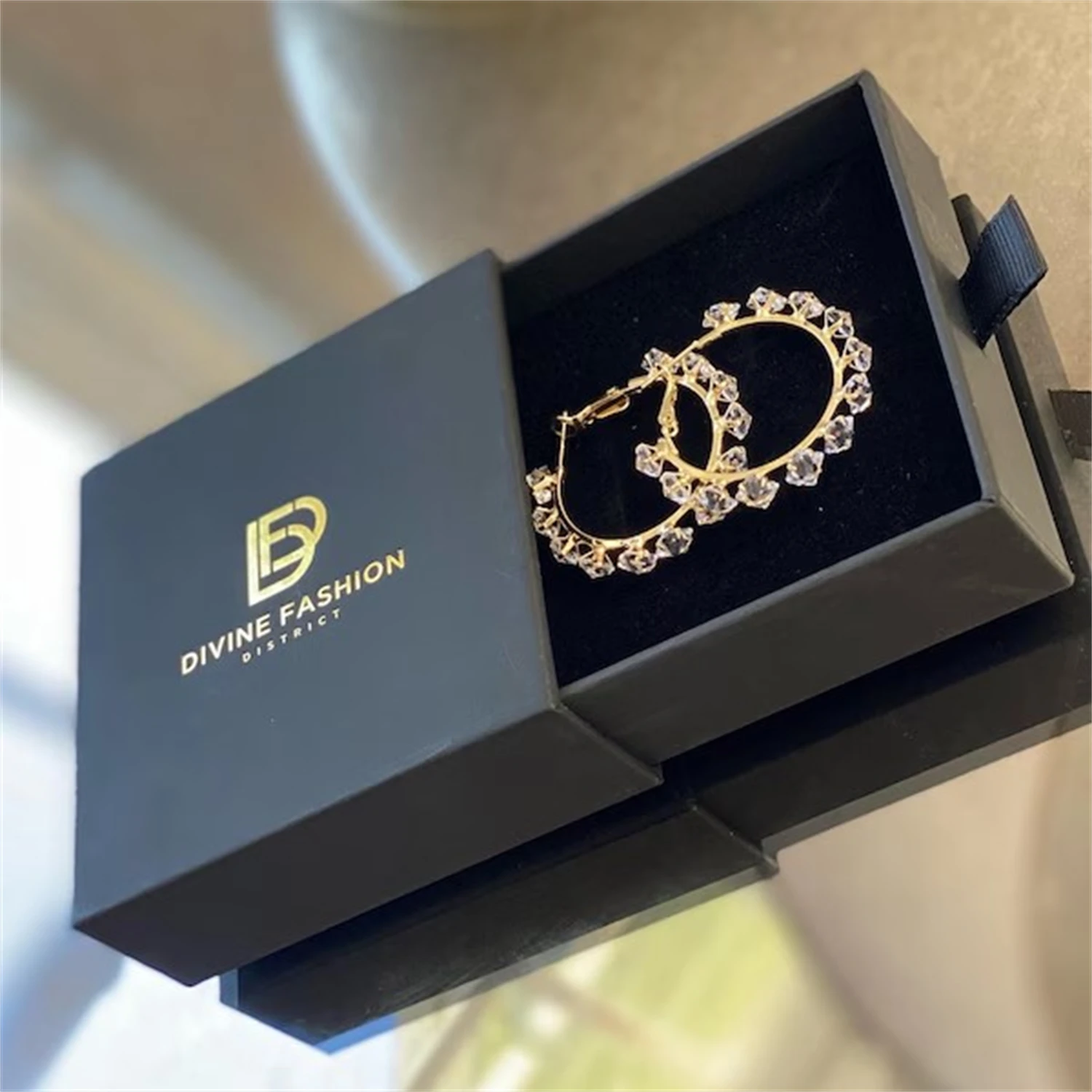 20pcs 6*6*3.5cm Paper box custom with jewelry box personalized logo necklace earrings ring jewelry packaging box bulk drawer box
20pcs 6*6*3.5cm Paper box custom with jewelry box personalized logo necklace earrings ring jewelry packaging box bulk drawer box