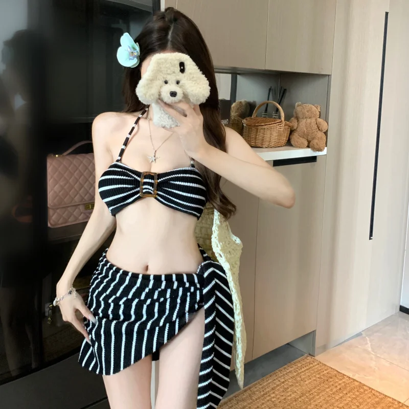 Two-piece swimsuit for women, bikini, sexy and pure, push-up effect, high-end feel, suitable for vacation and hot springs
Two-piece swimsuit for women, bikini, sexy and pure, push-up effect, high-end feel, suitable for vacation and hot springs