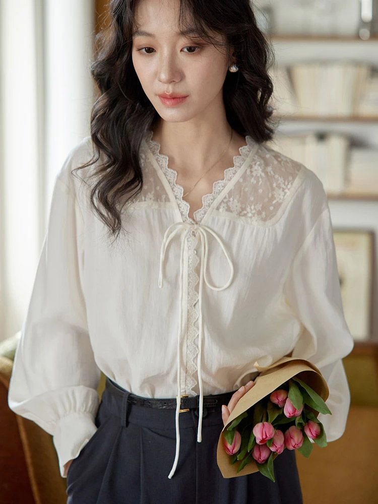 Zoki V Neck Lace Blouse Women Elegant Long Sleeve Vintage Patchwork Shirt Sweet French Retro Lace Up Female Casual Tops Fall New
Zoki V Neck Lace Blouse Women Elegant Long Sleeve Vintage Patchwork Shirt Sweet French Retro Lace Up Female Casual Tops Fall New