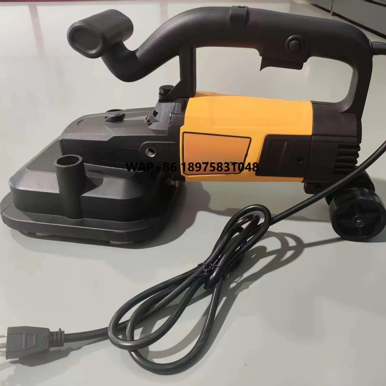 Stable and efficient debris handling Variable speed dust collection Professional ergonomic hand-held concrete grinder
Stable and efficient debris handling Variable speed dust collection Professional ergonomic hand-held concrete grinder