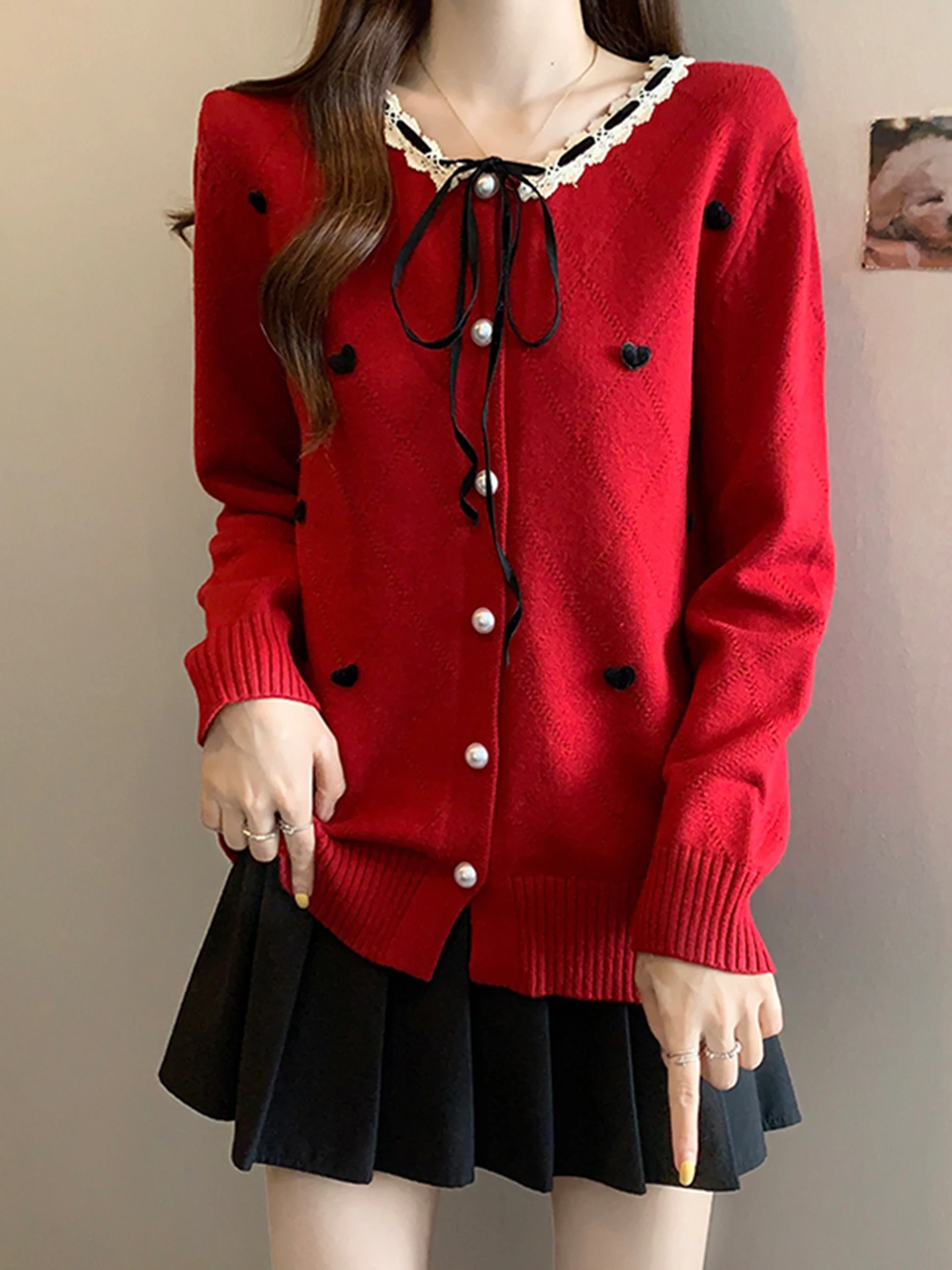 Красный вязаный кардиган с кружевной отделкой, женский, больших размеров, весна 2026, повседневный, свободный крой, из мягкого волокна Coolmax, с длинными рукавами, V-образный вырез
Красный вязаный кардиган с кружевной отделкой, женский, больших размеров, весна 2026, повседневный, свободный крой, из мягкого волокна Coolmax, с длинными рукавами, V-образный вырез