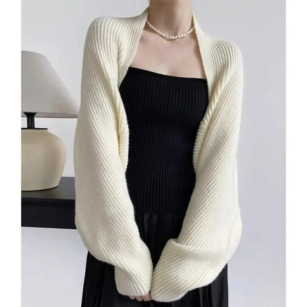Vest Suspender Skirt with Knitted Cardigan Jacket Women's Bat Sleeve Sweater Temperament Short Shawl
Vest Suspender Skirt with Knitted Cardigan Jacket Women's Bat Sleeve Sweater Temperament Short Shawl