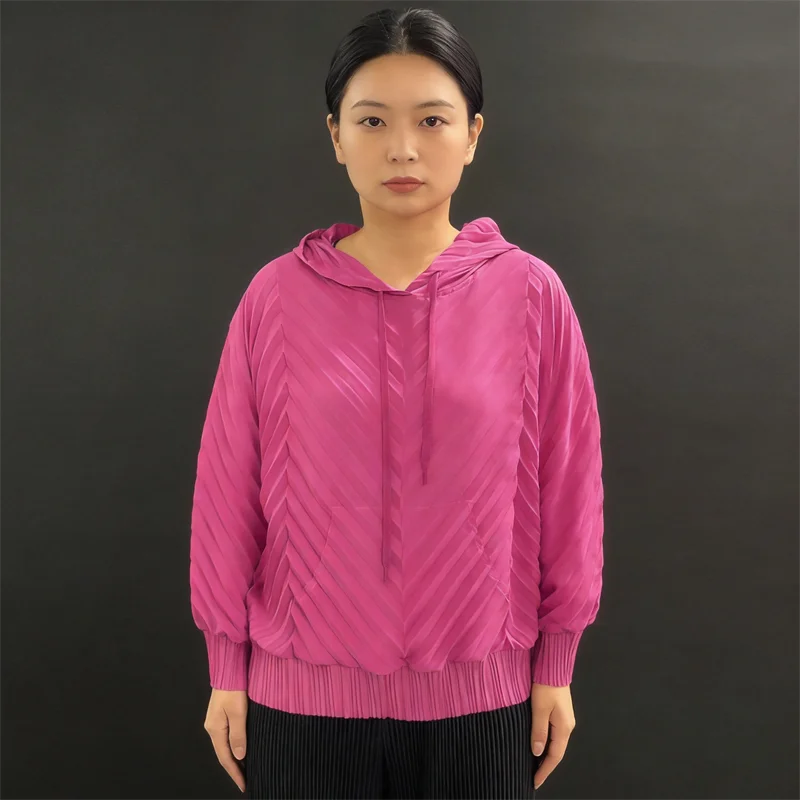 Miyake Style Pleated Women's Casual Tops 2026 New Japanese Design Solid Color Hooded Collar Long-sleeved Loose Pullover Jacket
Miyake Style Pleated Women's Casual Tops 2026 New Japanese Design Solid Color Hooded Collar Long-sleeved Loose Pullover Jacket