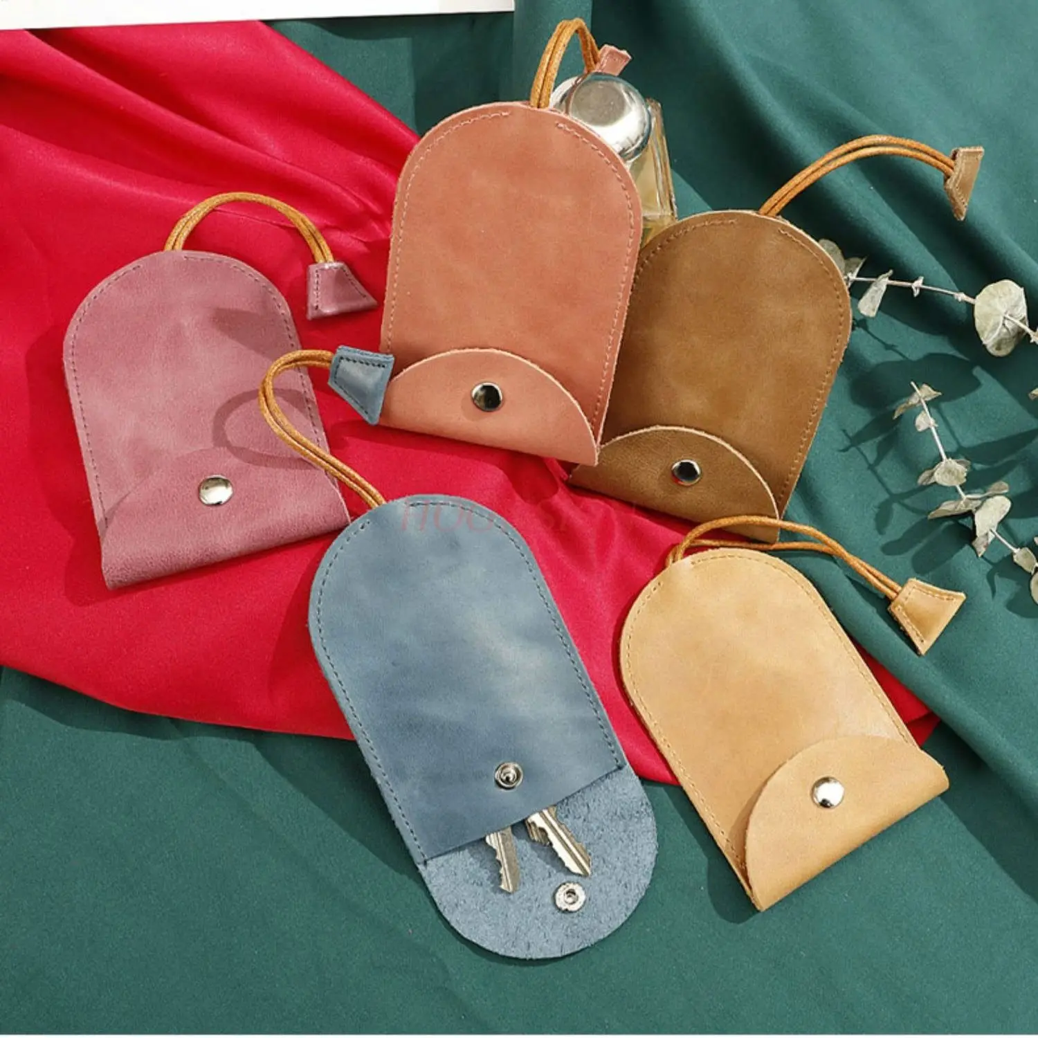 1pcs Leather ultra-thin keybag, creative, cute, pull-out mini, compact, General Motors keybag for men
1pcs Leather ultra-thin keybag, creative, cute, pull-out mini, compact, General Motors keybag for men