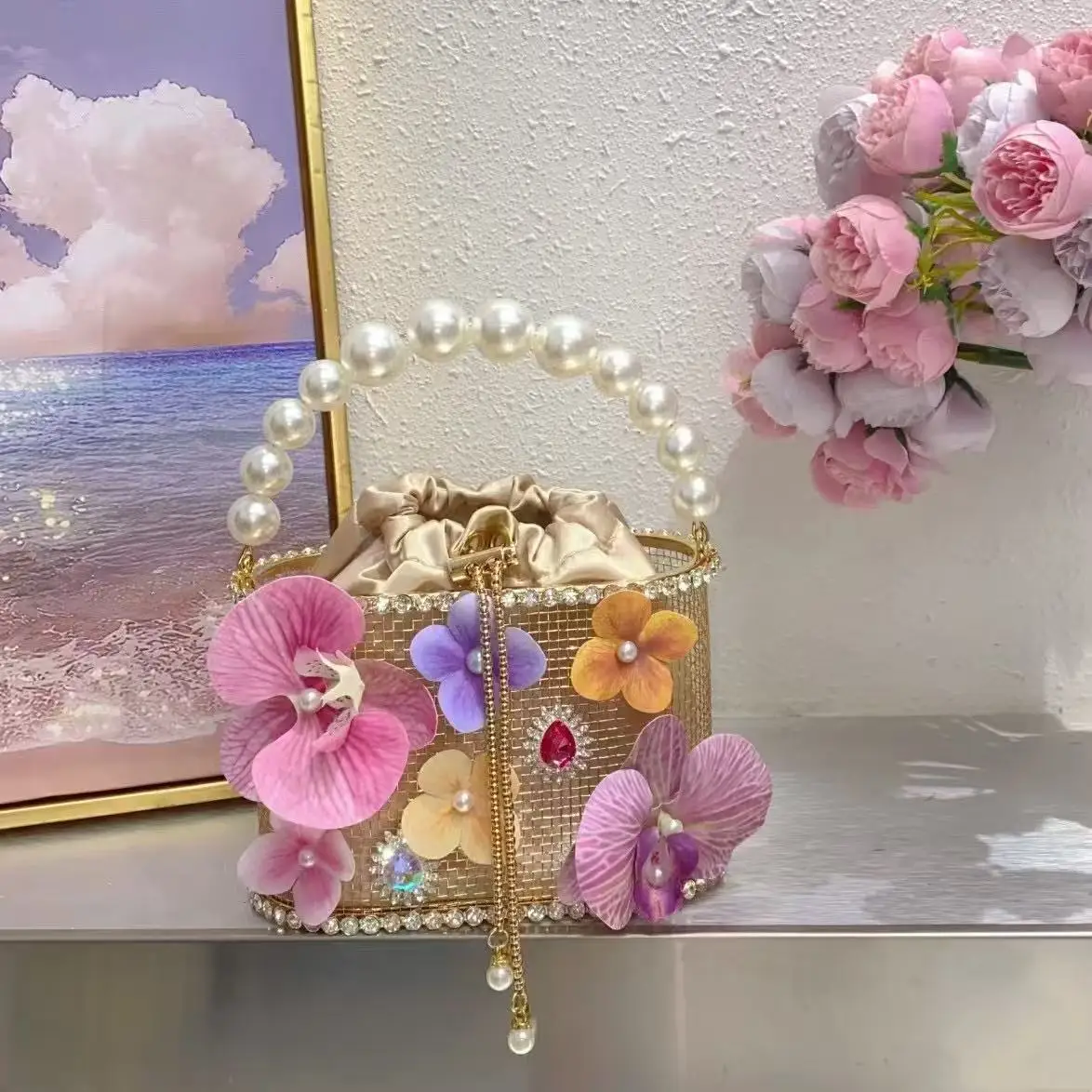 Fashion Solid Floral Clutch Purse Wedding Party Women Handbag Glitter Shiny Rhinestones Diamond Evening Bag Luxury Banquet Bag
Fashion Solid Floral Clutch Purse Wedding Party Women Handbag Glitter Shiny Rhinestones Diamond Evening Bag Luxury Banquet Bag