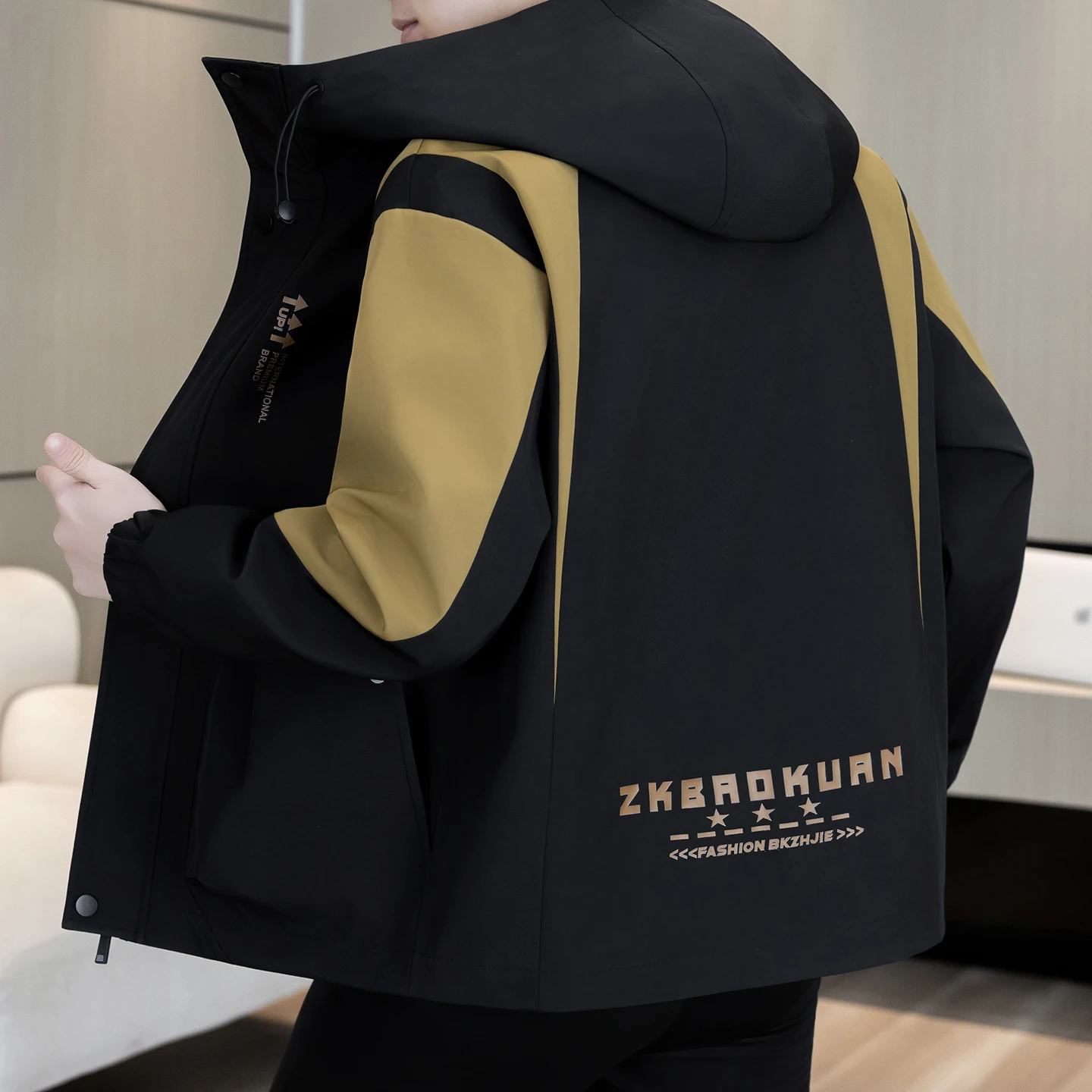 Spring 2026 Men's Loose Fit Casual Jaet with Hood Patchwork Color Blo Outdoor Workwear Versatile Comfortable Polyester
Spring 2026 Men's Loose Fit Casual Jaet with Hood Patchwork Color Blo Outdoor Workwear Versatile Comfortable Polyester