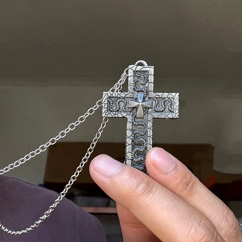 Vintage Cross Necklace with Hidden Compartment - 3D Printed Secret Box Pendant for Women & Men, Layered Charm Jewelry
Vintage Cross Necklace with Hidden Compartment - 3D Printed Secret Box Pendant for Women & Men, Layered Charm Jewelry