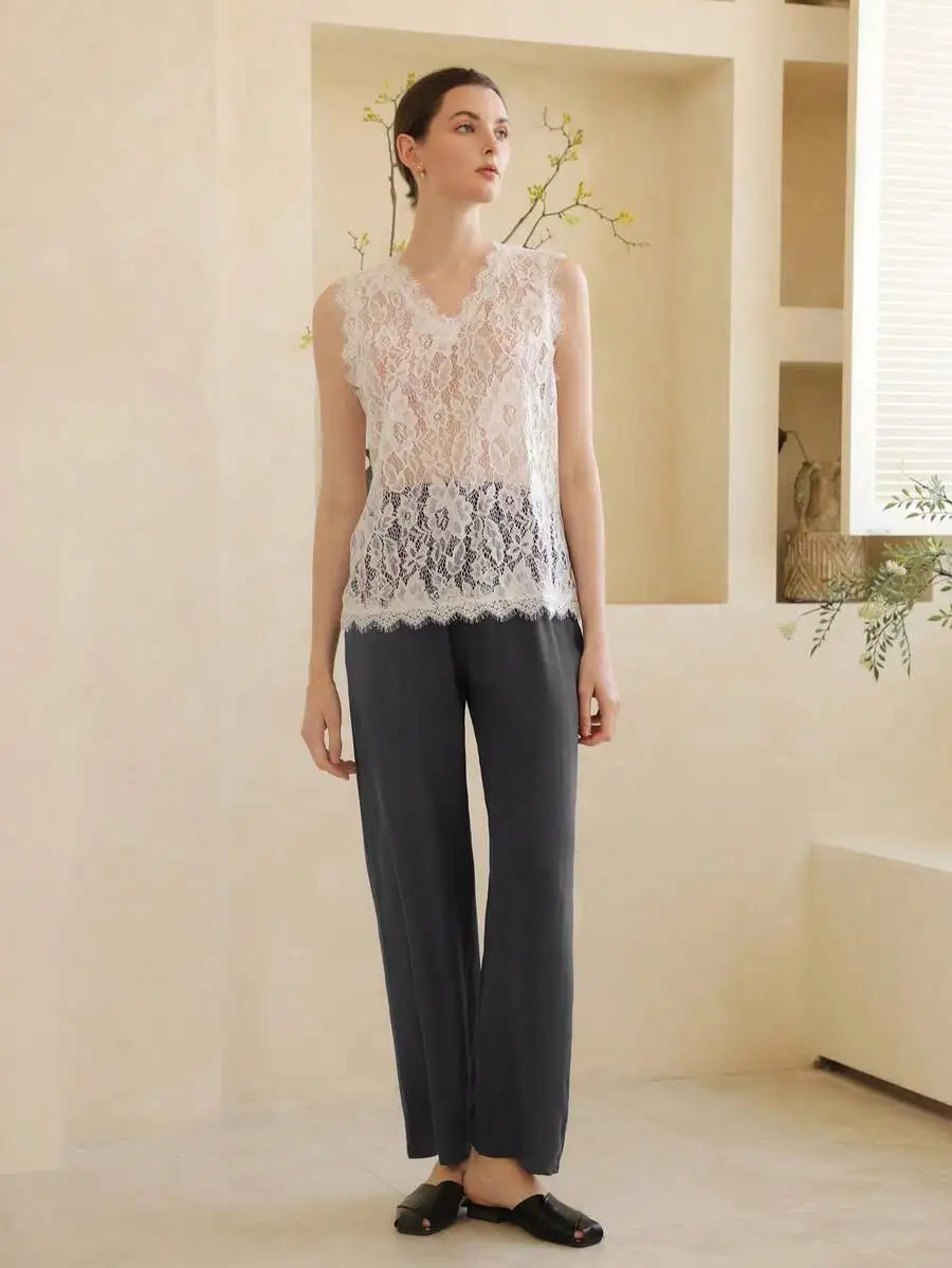 Elegant Lace Sleeveless Top And Pants Pajama Set For Women
Elegant Lace Sleeveless Top And Pants Pajama Set For Women