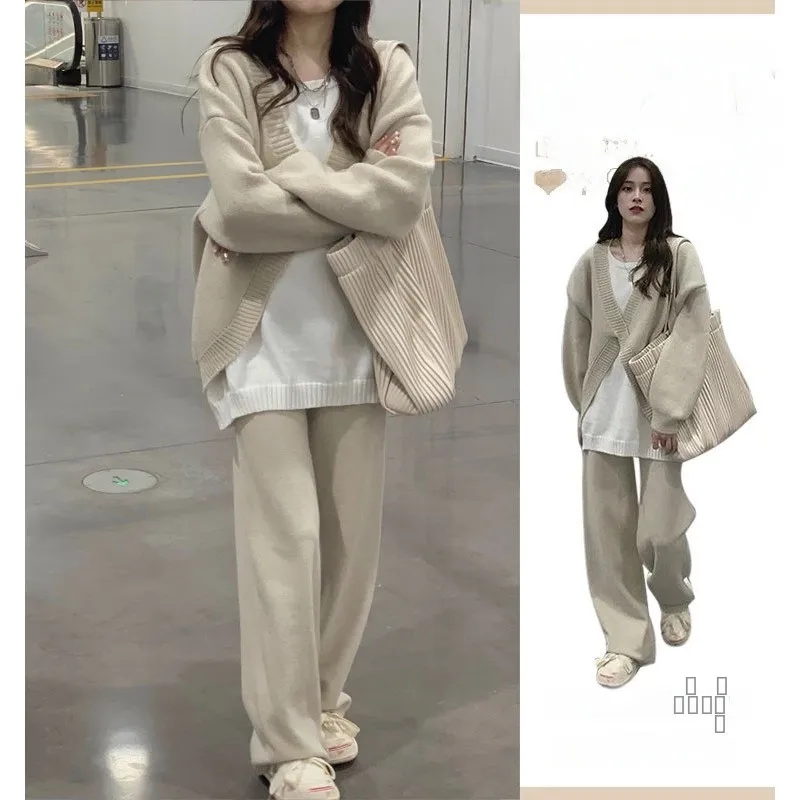 Свободный вязаный свитер женский осенний новый, в стиле кэжуал, универсальный дизайн, в комплекте с широкими брюками прямого кроя
Свободный вязаный свитер женский осенний новый, в стиле кэжуал, универсальный дизайн, в комплекте с широкими брюками прямого кроя