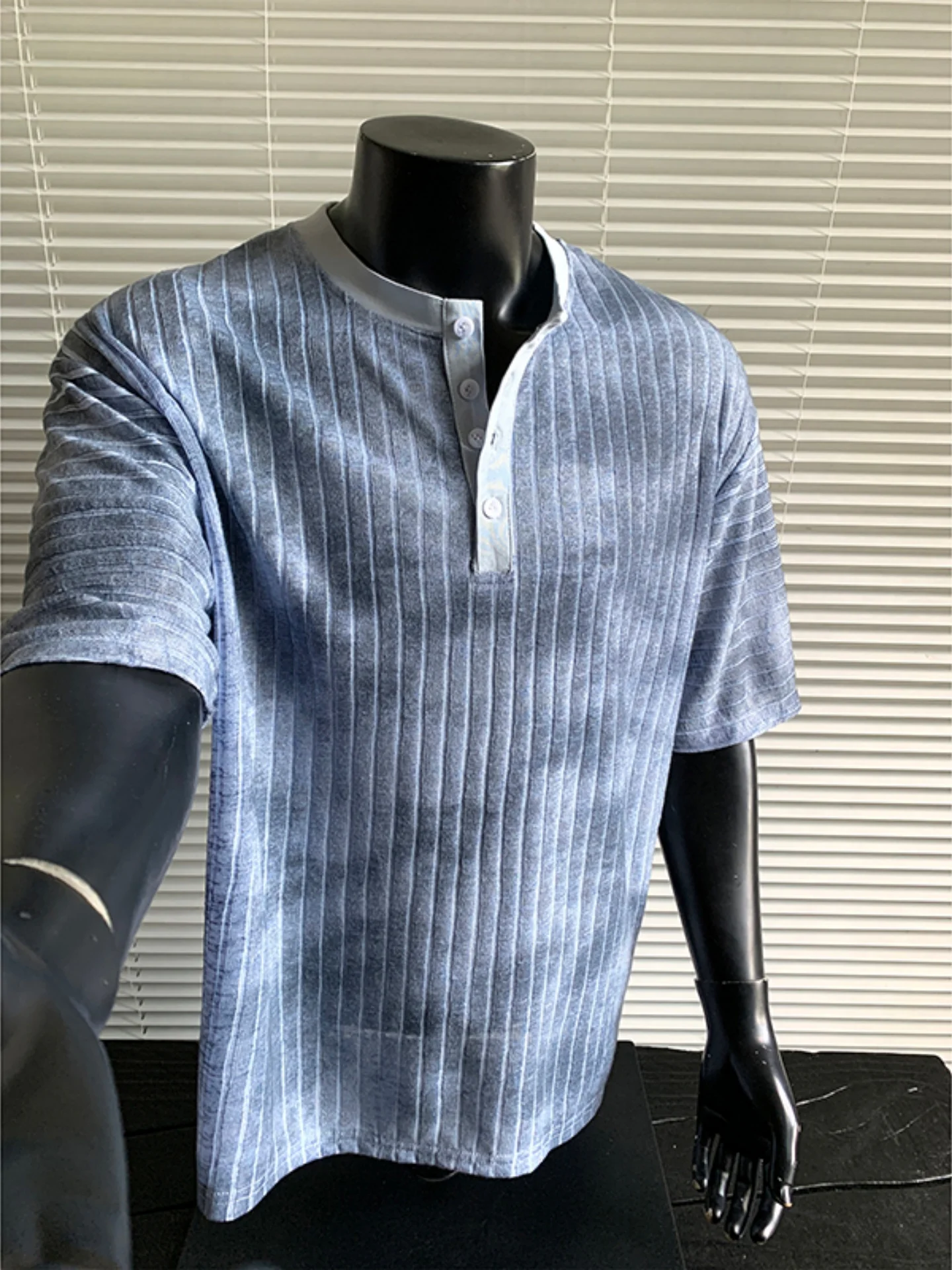 Loose Oversize Tie Dye T-Shirt Men's American Retro Texture Summer Loose Henry Collar Short Sleeve Fashionable Breathable
Loose Oversize Tie Dye T-Shirt Men's American Retro Texture Summer Loose Henry Collar Short Sleeve Fashionable Breathable