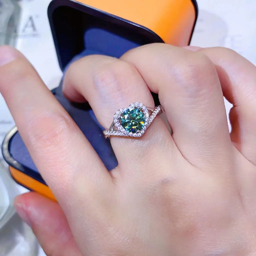 Luxury Heart Cut Green Moissanite Engagement Ring 925 Sterling Silver Fine Jewelry vintage style Wedding Band Gift for Women
Luxury Heart Cut Green Moissanite Engagement Ring 925 Sterling Silver Fine Jewelry vintage style Wedding Band Gift for Women