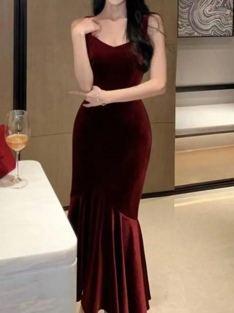 French Elegant Wine Red Camisole Long Dresses Vintage Women's V-neck Solid Slim Mermaid Evening Party Robe Vestido Feminino Luxo
French Elegant Wine Red Camisole Long Dresses Vintage Women's V-neck Solid Slim Mermaid Evening Party Robe Vestido Feminino Luxo