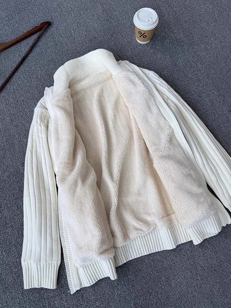 Men's Thiened Lamb Velvet Zipper Knitwear Stand Collar Sweater Winter Casual Long Sve irt Cleanfit Sle Regular Size
Men's Thiened Lamb Velvet Zipper Knitwear Stand Collar Sweater Winter Casual Long Sve irt Cleanfit Sle Regular Size