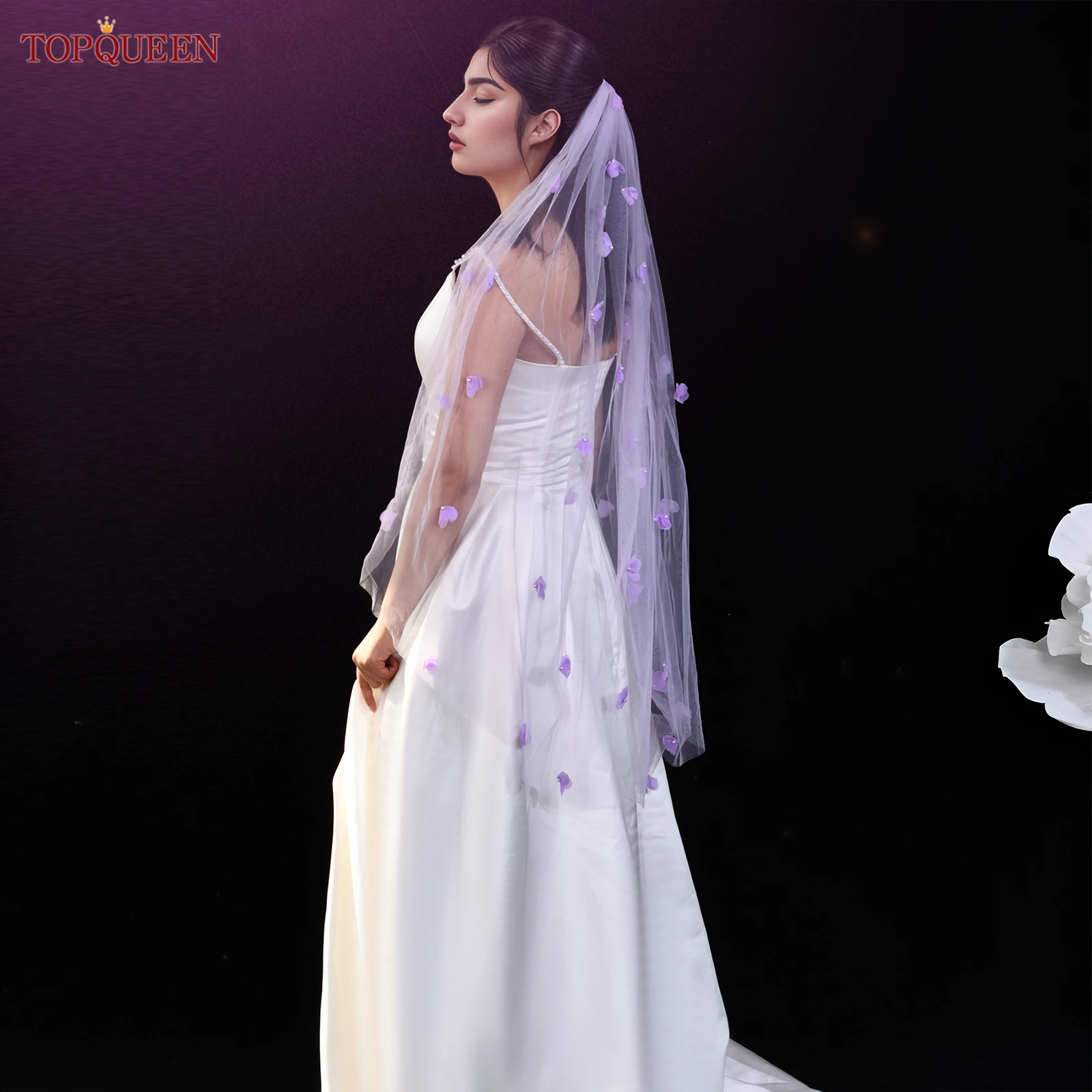 TOPQUEEN Нежная 1-слойная фиолетовая цветочная фата с жемчугом, свадебные аксессуары, свадебное платье для уличного газона, соответствующее фото M131
TOPQUEEN Нежная 1-слойная фиолетовая цветочная фата с жемчугом, свадебные аксессуары, свадебное платье для уличного газона, соответствующее фото M131