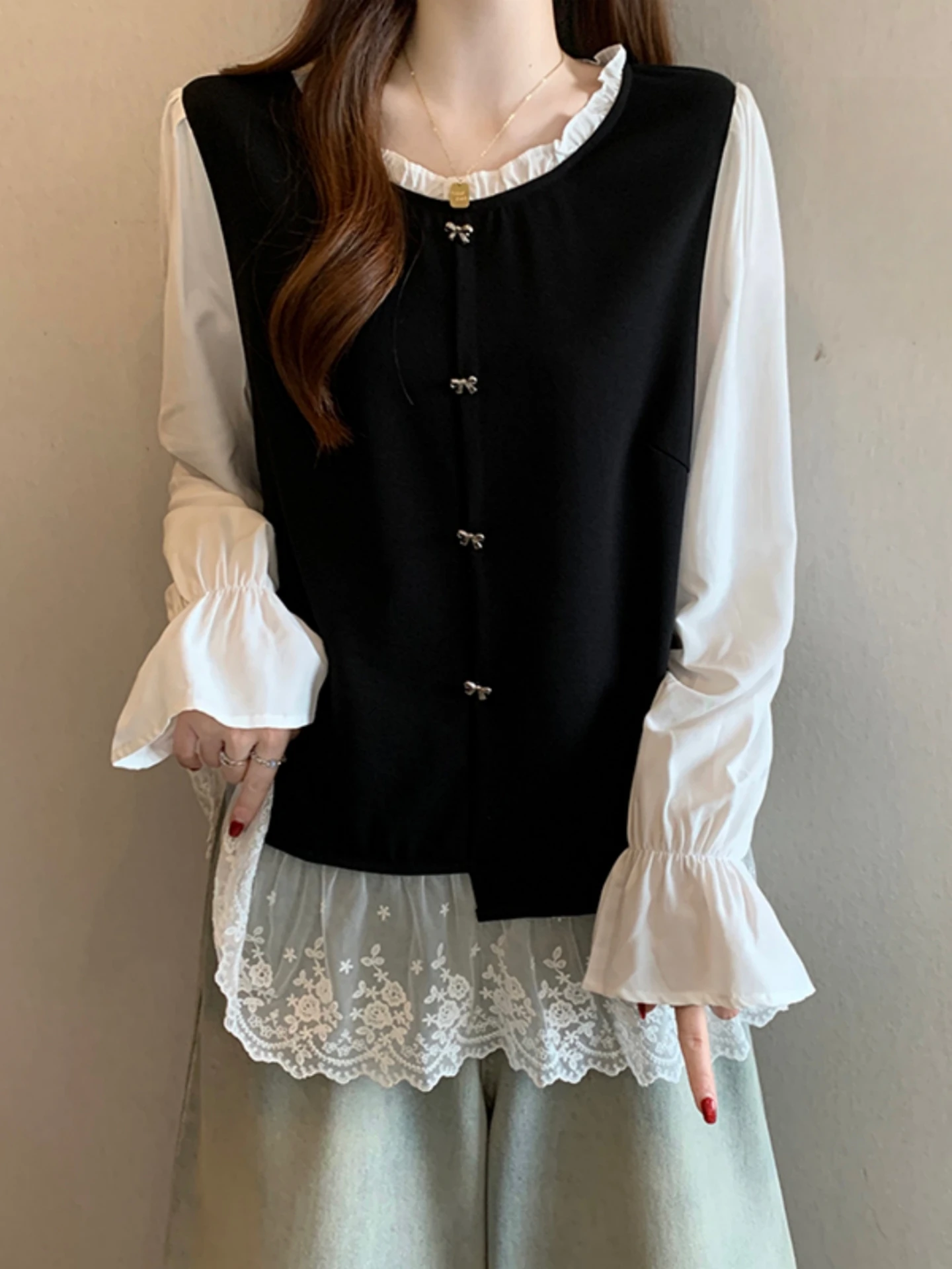 Lace Splice Long Sleeve Shirt Women's Spring Autumn plus Size Design Sensation Small Fragrance Style Top Korean Version Loose...
Lace Splice Long Sleeve Shirt Women's Spring Autumn plus Size Design Sensation Small Fragrance Style Top Korean Version Loose...