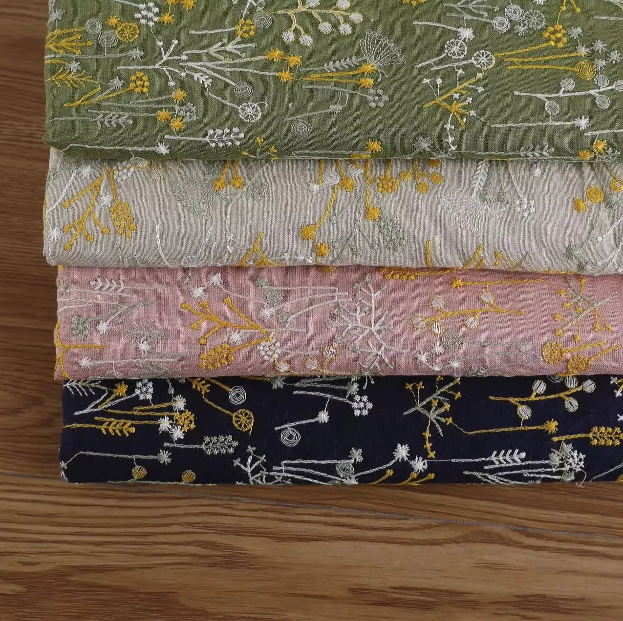 High-quality hemp-cotton embroidered fabric, DIY full-flower embroidery fabric for clothing and bag sewing fabric
High-quality hemp-cotton embroidered fabric, DIY full-flower embroidery fabric for clothing and bag sewing fabric