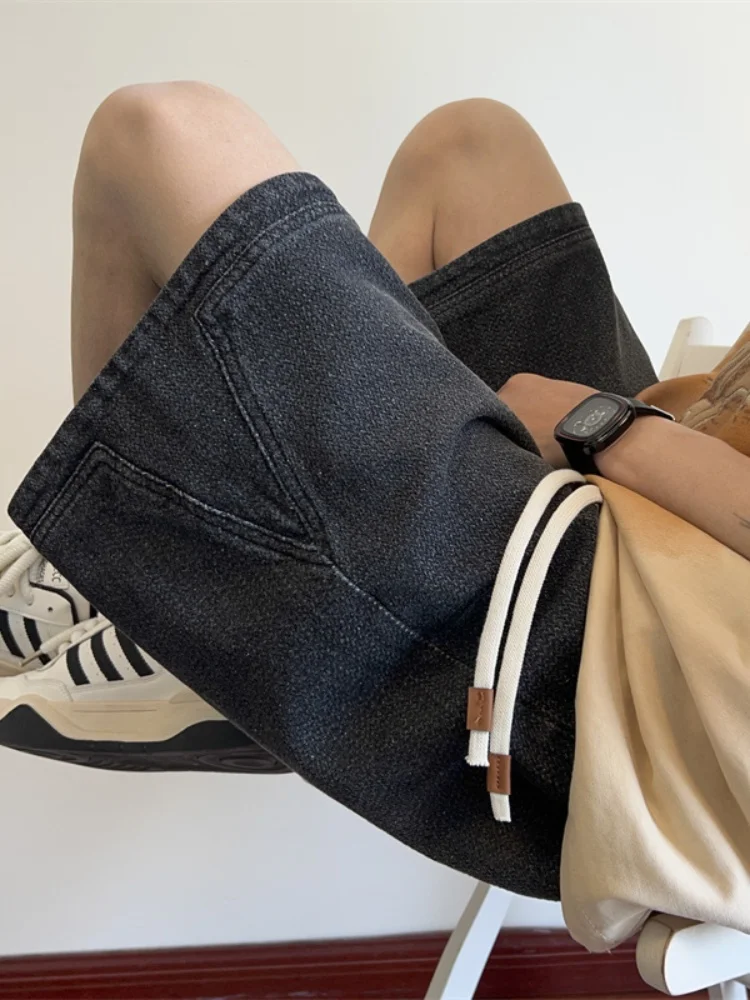 Летние тонкие джинсовые шорты для мужчин: повседневные, в стиле High Street, свободные, широкие, прямые, универсальные, для отдыха, джинсы-бриджи.
Летние тонкие джинсовые шорты для мужчин: повседневные, в стиле High Street, свободные, широкие, прямые, универсальные, для отдыха, джинсы-бриджи.