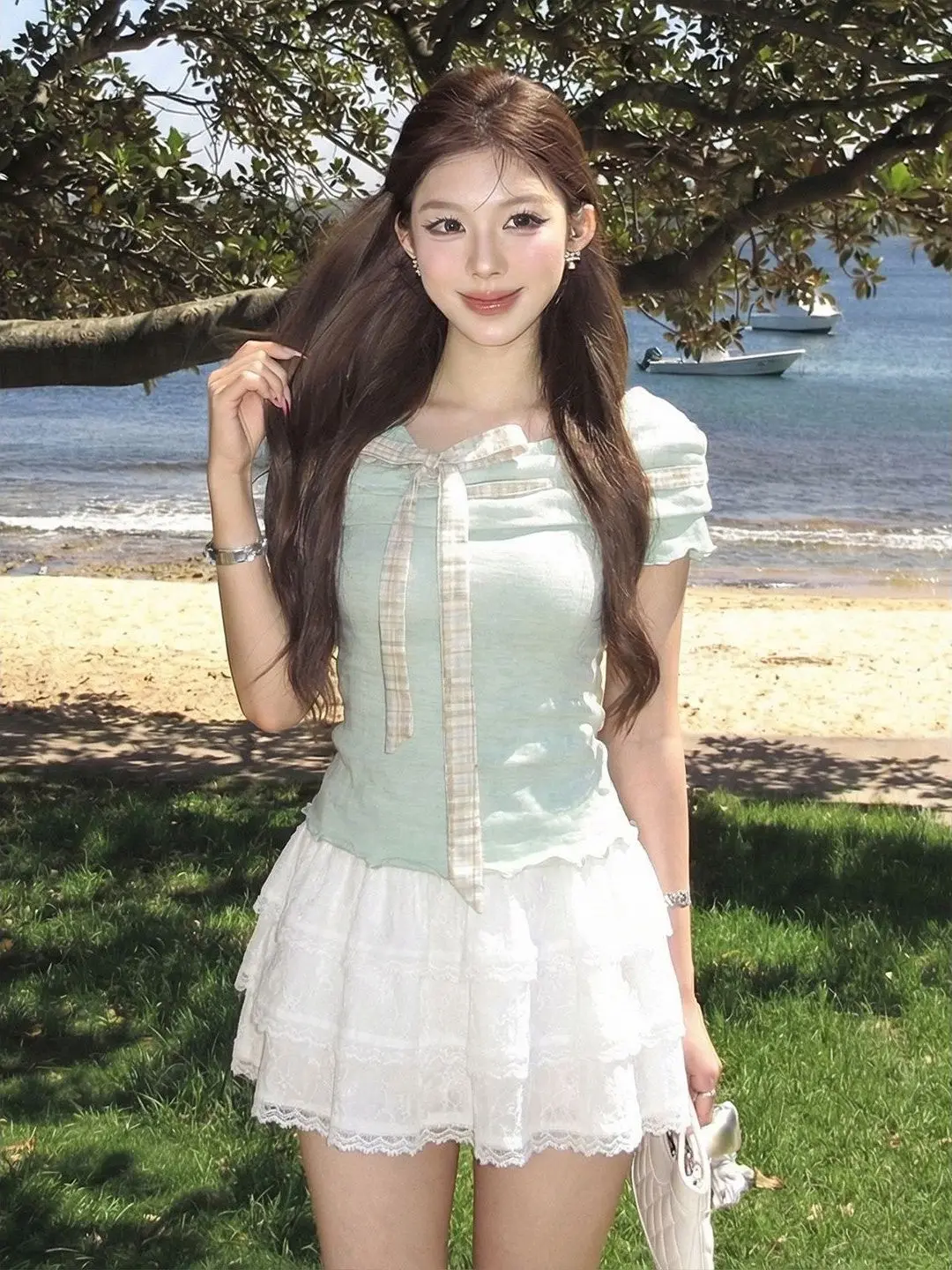 Summer Fashion Korean Style Green Shoulder One Word White Cake Skirt Set Women's Short Sleeve High Waist Checkered T-shirt
Summer Fashion Korean Style Green Shoulder One Word White Cake Skirt Set Women's Short Sleeve High Waist Checkered T-shirt