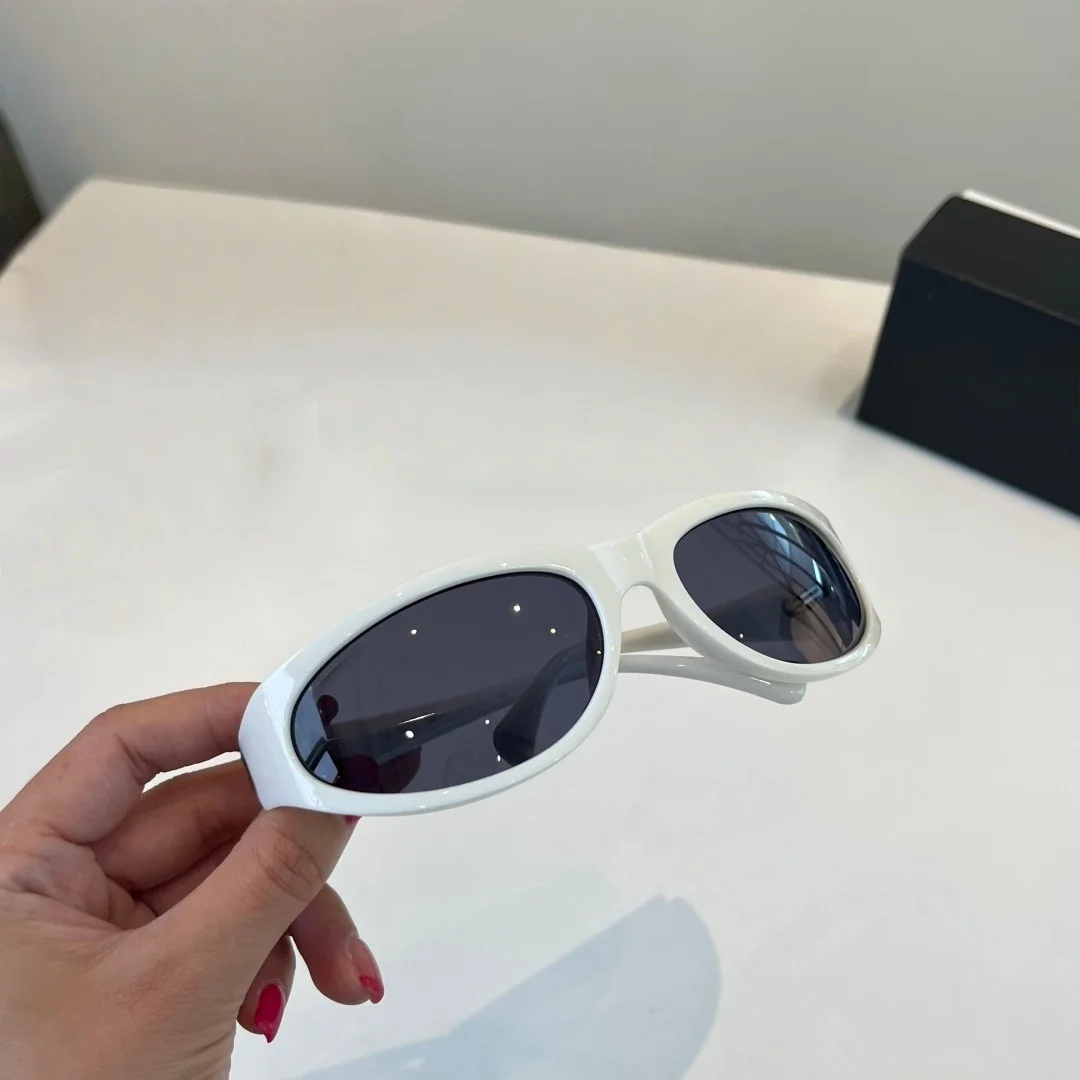 Summer Cat-eye Sunglasses Fashionable Women's Sunglasses Windproof and UV-protective Travel Sunglasses Unisex Style ch5493
Summer Cat-eye Sunglasses Fashionable Women's Sunglasses Windproof and UV-protective Travel Sunglasses Unisex Style ch5493