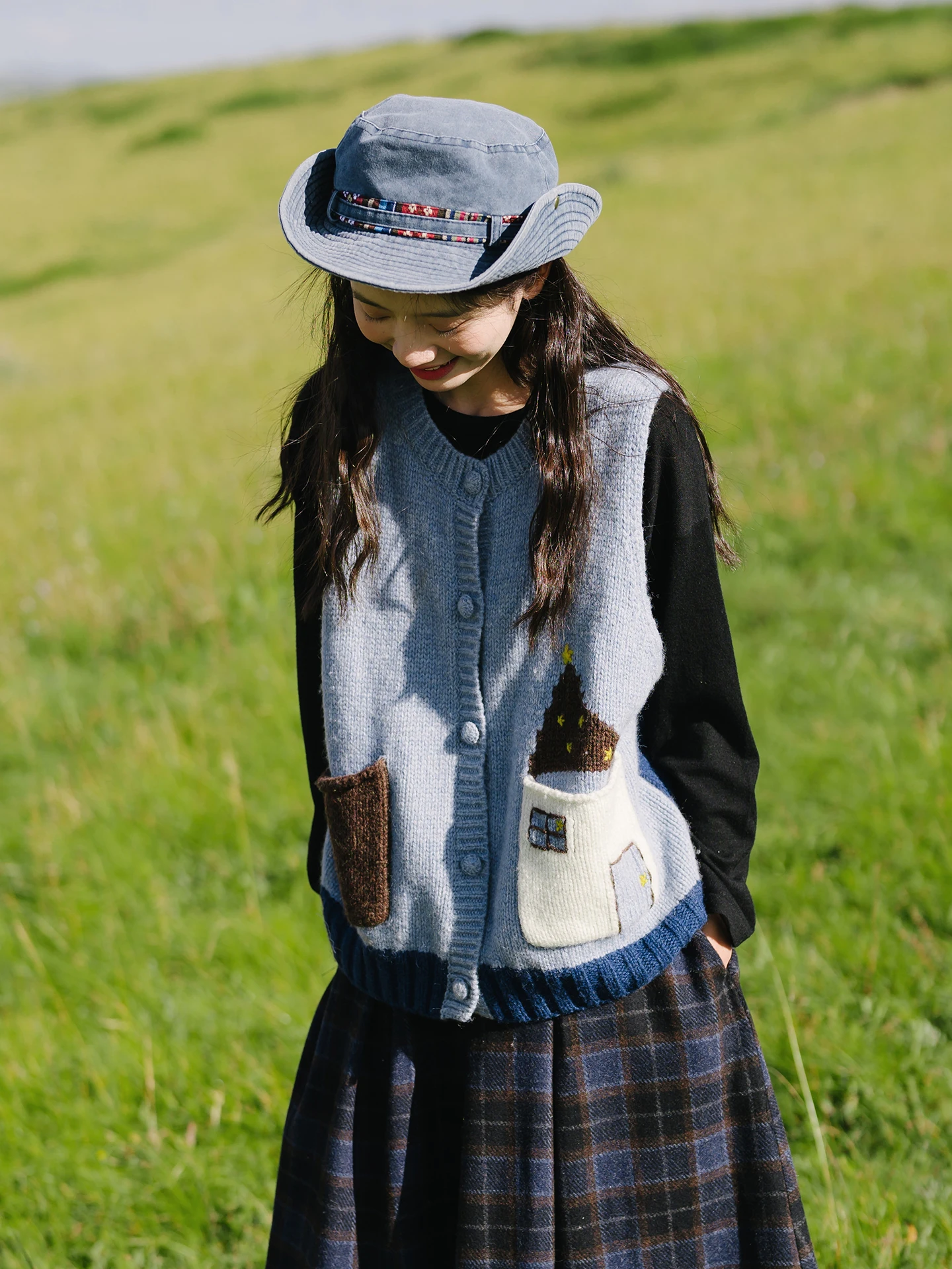 Original Illustration Color Blo Woolen Vest Loose Fit Women's Sle House Star Series Anniversary Collection 2025 Autumn
Original Illustration Color Blo Woolen Vest Loose Fit Women's Sle House Star Series Anniversary Collection 2025 Autumn