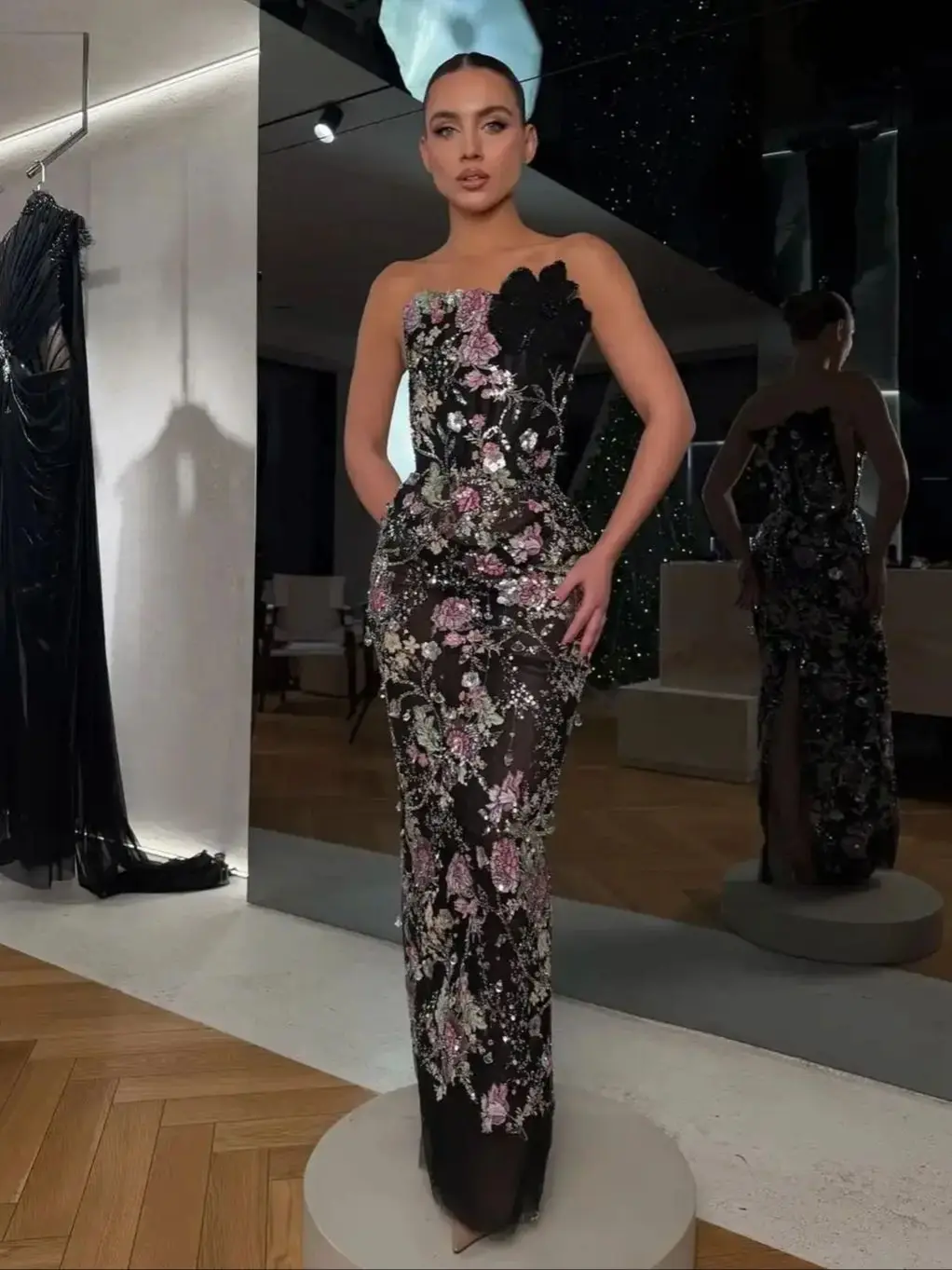 Ofherown 2026 New Black Strapless Mermaid Evening Dress Women 3D Floral Sequin Embellished Floor Length Prom Gown Customized
Ofherown 2026 New Black Strapless Mermaid Evening Dress Women 3D Floral Sequin Embellished Floor Length Prom Gown Customized