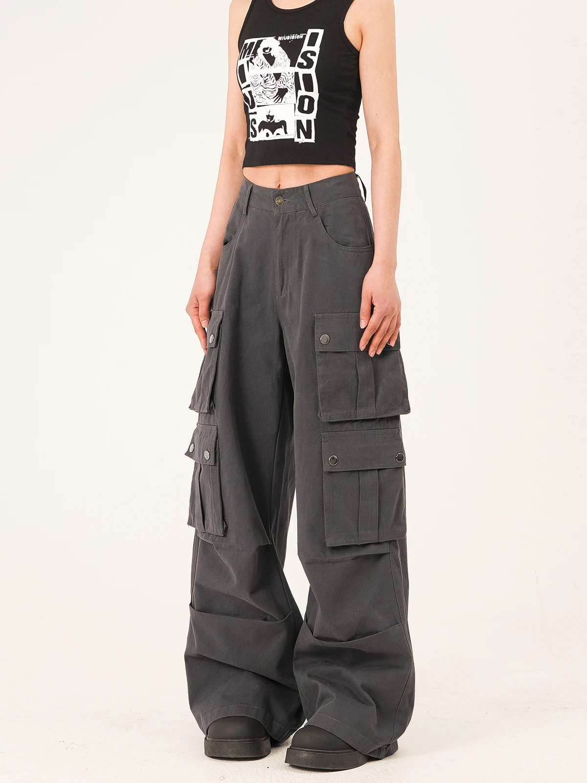 American High Street Vibe Men's And Women's Utili Pants Multiple kets Pleated Straight Leg Casual Trousers
American High Street Vibe Men's And Women's Utili Pants Multiple kets Pleated Straight Leg Casual Trousers