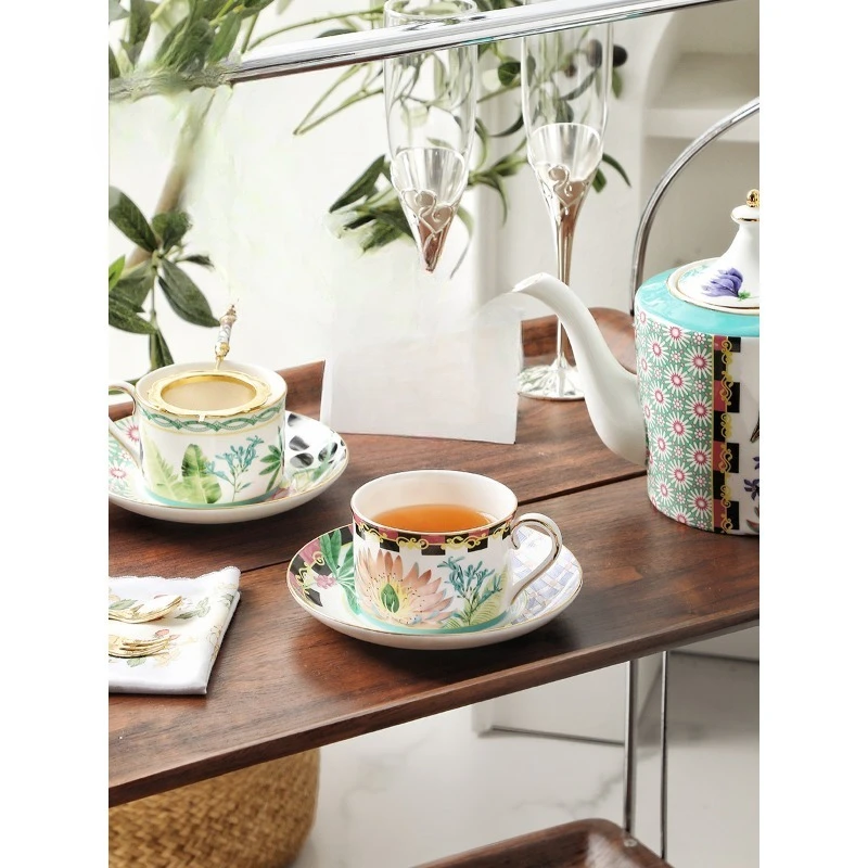 1 pot, 4 cups, saucers, gift box, high-end coffee cup, wedding souvenir, girlfriend
1 pot, 4 cups, saucers, gift box, high-end coffee cup, wedding souvenir, girlfriend