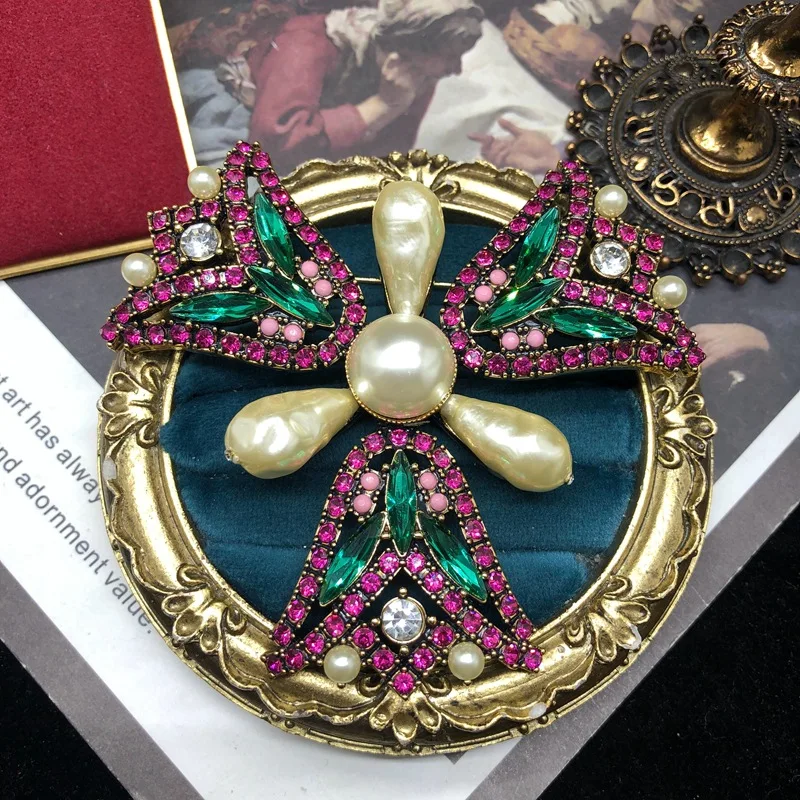 Bohemian Vintage Pearl Inlay Brooch Fashionable and High-end Design Elegant Refined Corsage Jewelry Accessory
Bohemian Vintage Pearl Inlay Brooch Fashionable and High-end Design Elegant Refined Corsage Jewelry Accessory