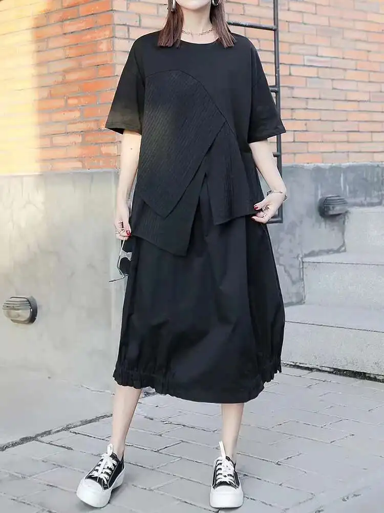 Women Black Pleated Irregular Slit Hem Big Size T-shirt New Round Neck Short Sleeve Fashion Tide Spring Summer
Women Black Pleated Irregular Slit Hem Big Size T-shirt New Round Neck Short Sleeve Fashion Tide Spring Summer