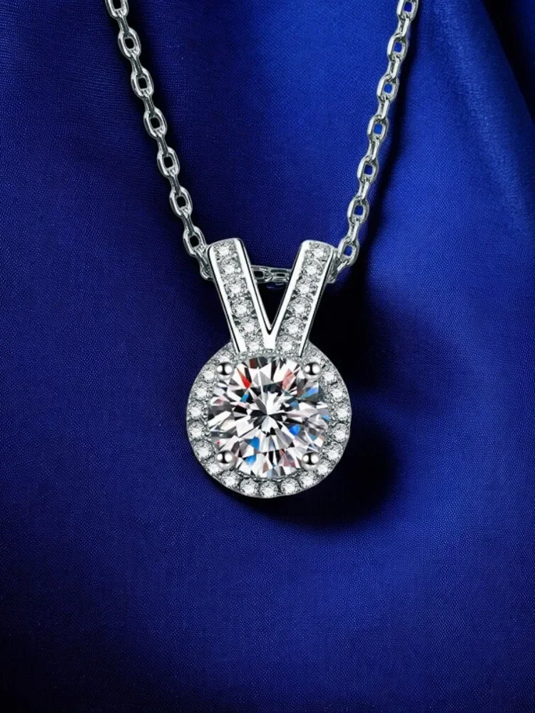 925 Sterling Silver Moissanite Simple and Cute Sweet Rabbit Full of Moissanite Necklace GRA Certified
925 Sterling Silver Moissanite Simple and Cute Sweet Rabbit Full of Moissanite Necklace GRA Certified