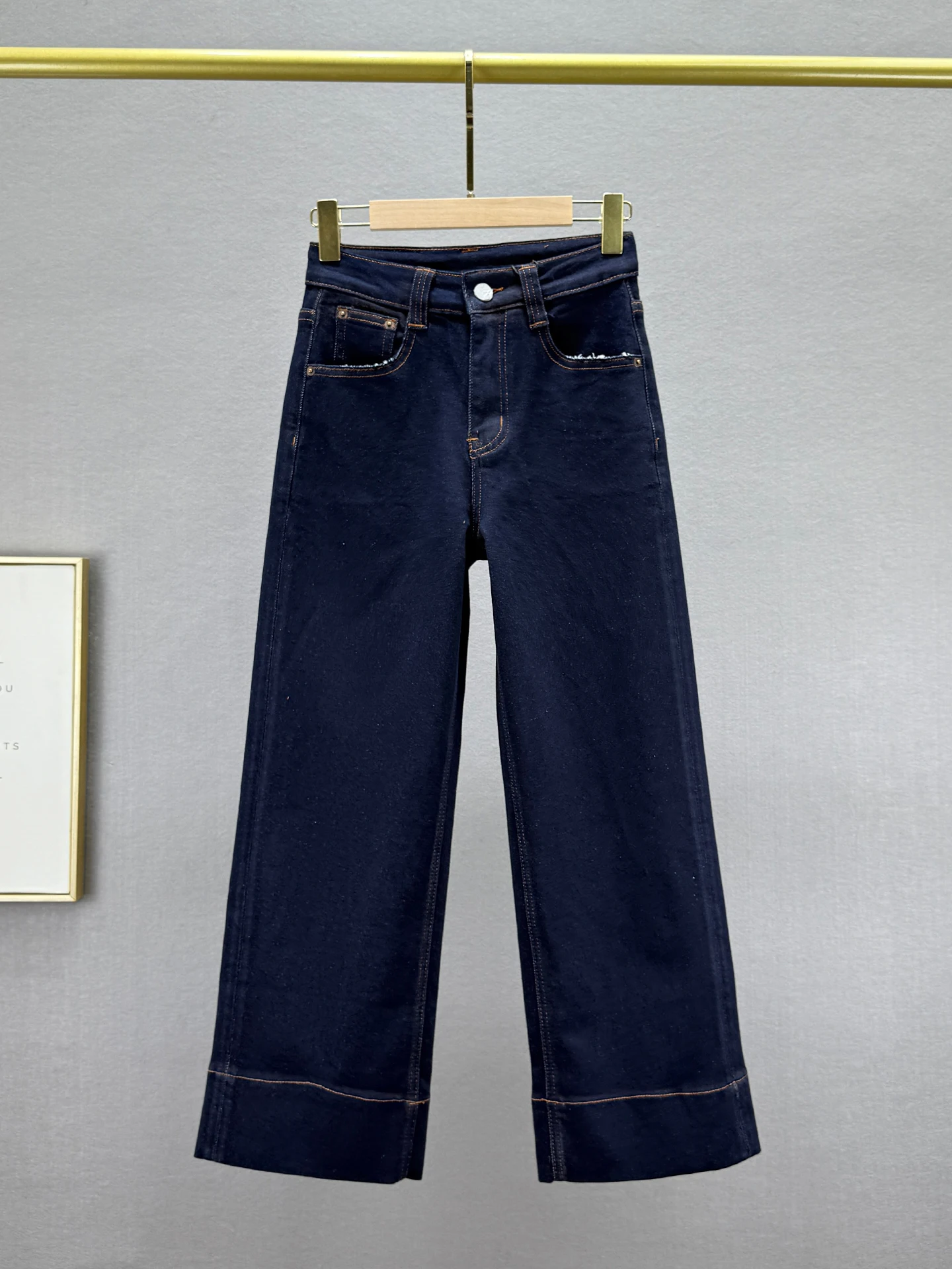 Ретро джинсы из выцветшего денима для женщин: прямые, с высокой талией, эластичные, свободные, стройнящие, укороченные, модные, из хлопкового стрейч-денима
Ретро джинсы из выцветшего денима для женщин: прямые, с высокой талией, эластичные, свободные, стройнящие, укороченные, модные, из хлопкового стрейч-денима