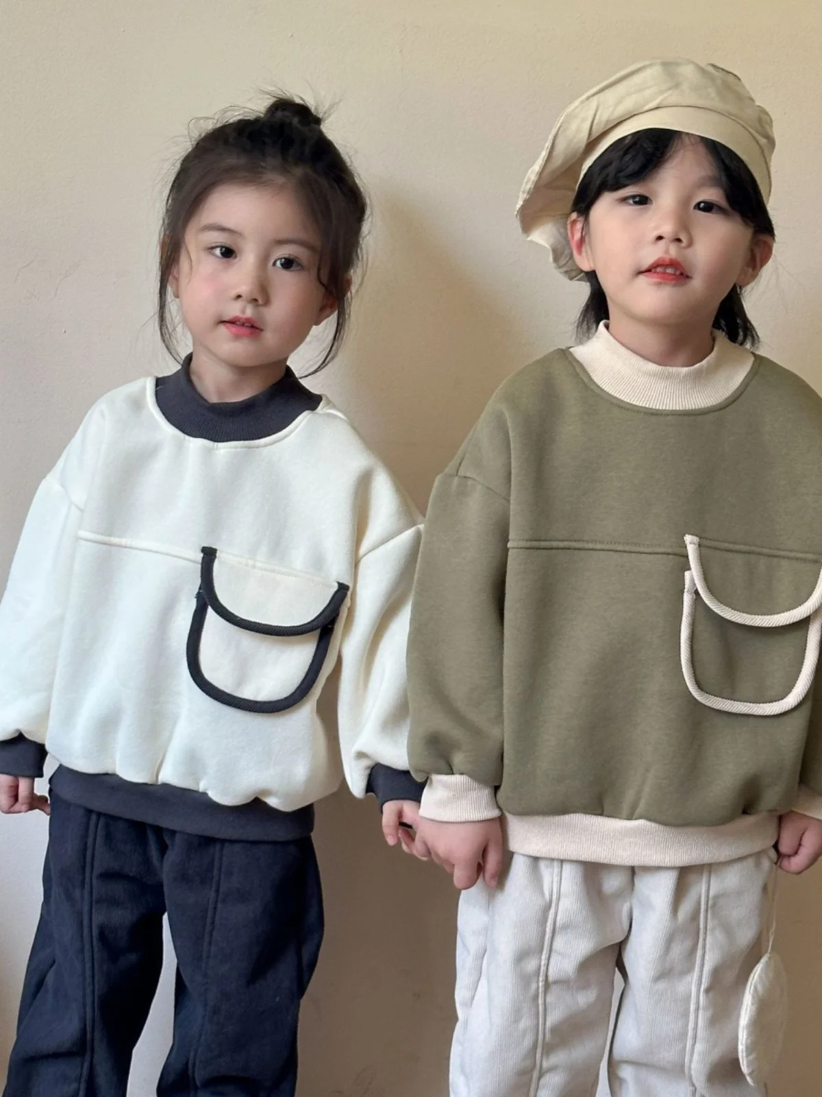 Girls Plus Fleece Hoodie New Autumn and Winter Boys Foreign Style Girls Loose Baby Fleece Pullover Top Korean Simple Style
Girls Plus Fleece Hoodie New Autumn and Winter Boys Foreign Style Girls Loose Baby Fleece Pullover Top Korean Simple Style