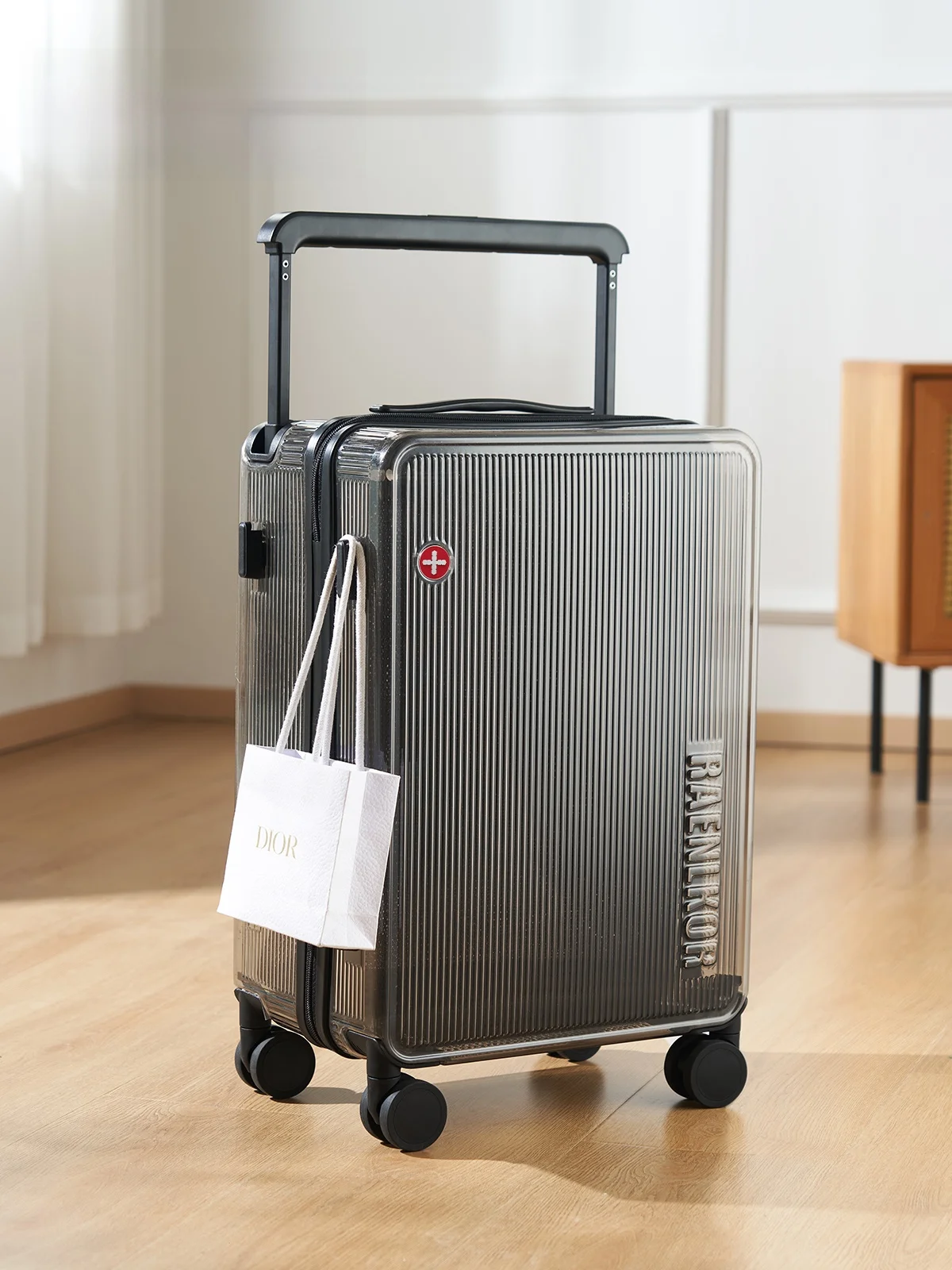 New 2026 Military Knife Large Capaci Transparent Lage Bag 20 Inch Carry-On Hardell Travel Suitcase for Youth
New 2026 Military Knife Large Capaci Transparent Lage Bag 20 Inch Carry-On Hardell Travel Suitcase for Youth