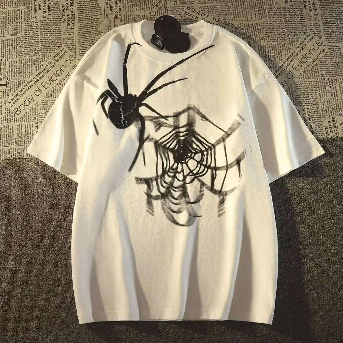 American Retro Street Spider Pure Cotton Short Sleeved T-shirt for Men and Women Summer Loose Half Sleeved Couple Top T-shirt
American Retro Street Spider Pure Cotton Short Sleeved T-shirt for Men and Women Summer Loose Half Sleeved Couple Top T-shirt