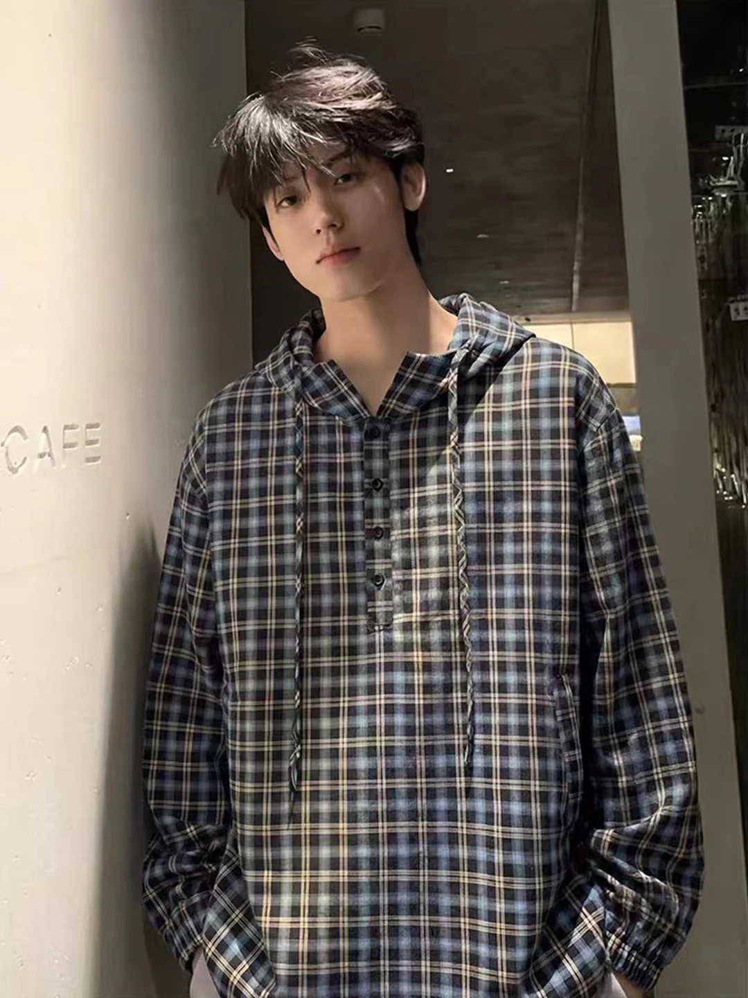 Cleanfit Plaid Long Sve Hooded irt Men's American Retro Design Spring Outerwear Lazy Sle Button up Casual irt
Cleanfit Plaid Long Sve Hooded irt Men's American Retro Design Spring Outerwear Lazy Sle Button up Casual irt
