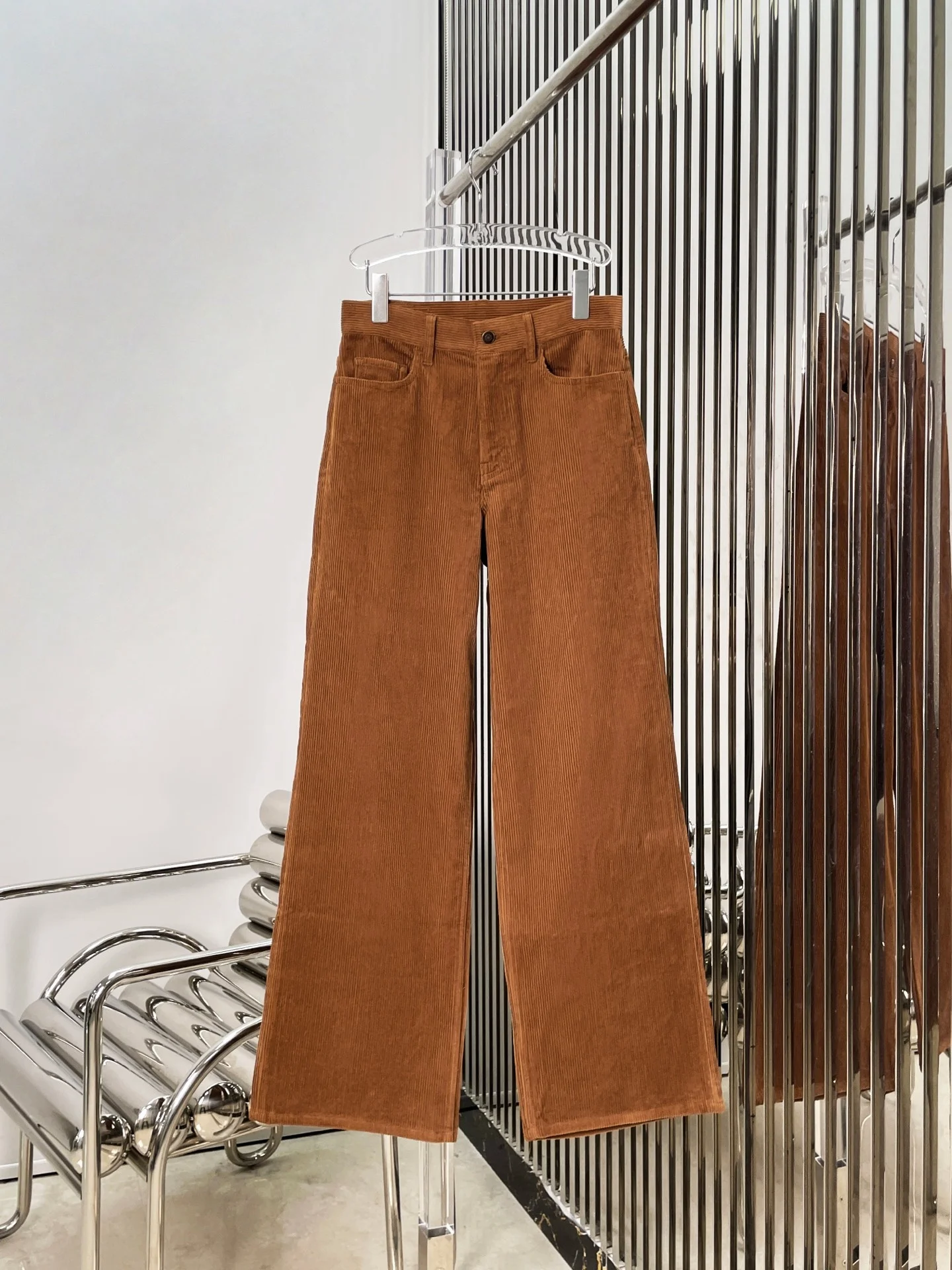 Retro High Waist Wide Leg Pants Women's Fashionable Slimming Long Length Casual Cotton Velvet Zipper Fly Loose Fit Trousers
Retro High Waist Wide Leg Pants Women's Fashionable Slimming Long Length Casual Cotton Velvet Zipper Fly Loose Fit Trousers