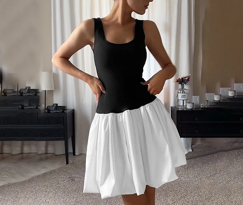 New Summer Women's Fashion Slim Fit Splicing Color Contrasting Street pleated Dress
New Summer Women's Fashion Slim Fit Splicing Color Contrasting Street pleated Dress